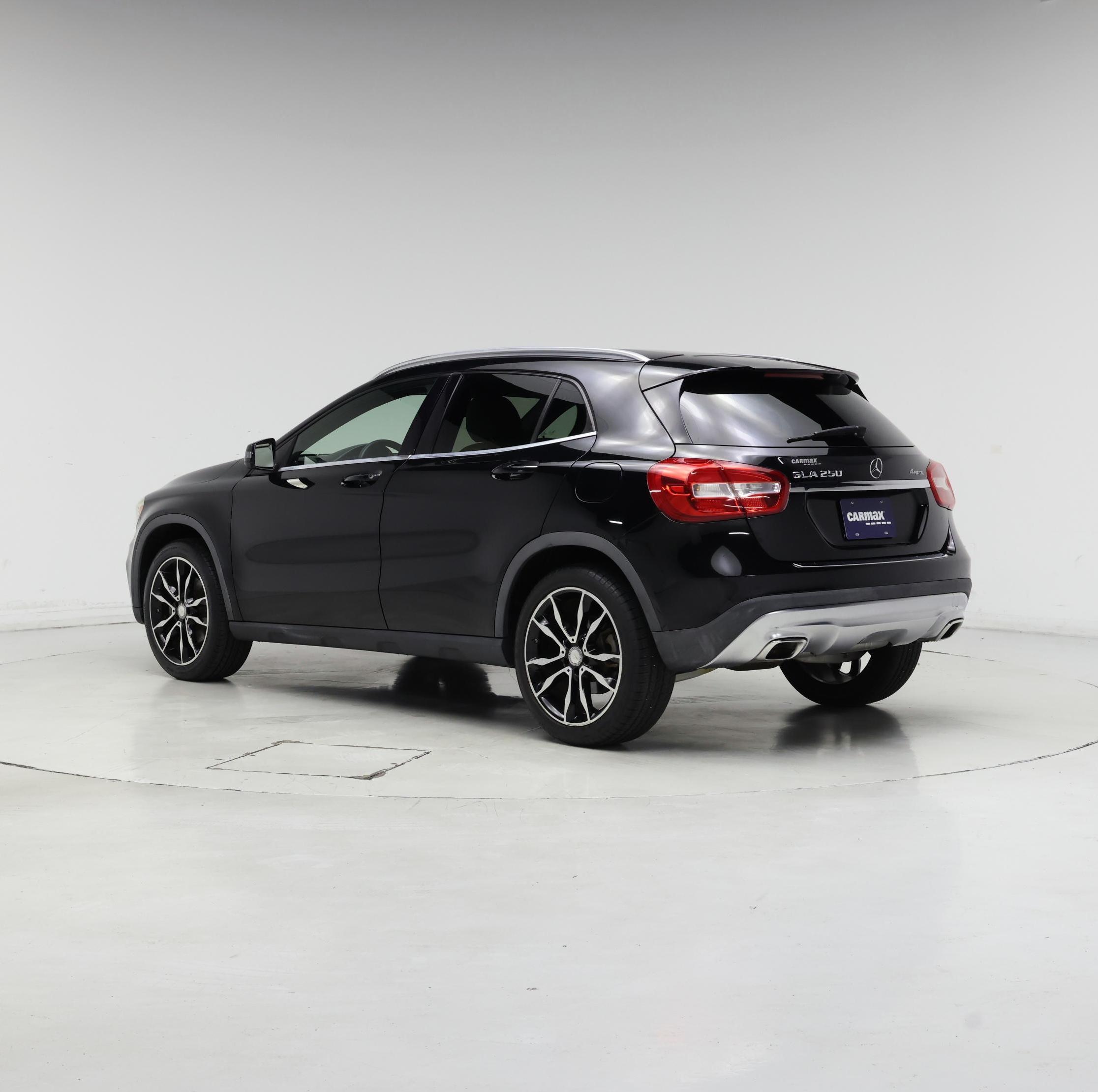 Thumbnail: 2016 Mercedes-Benz GLA - 2