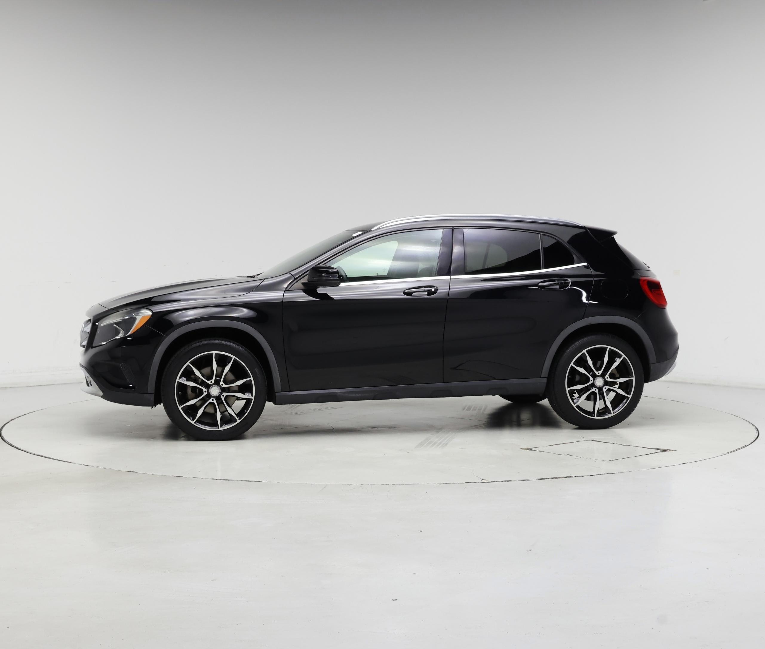 Thumbnail: 2016 Mercedes-Benz GLA - 3