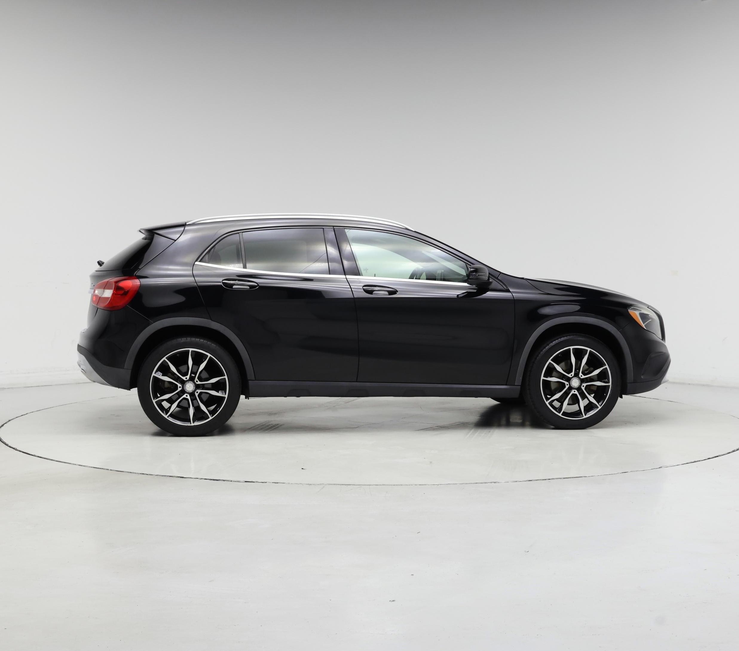 Thumbnail: 2016 Mercedes-Benz GLA - 7
