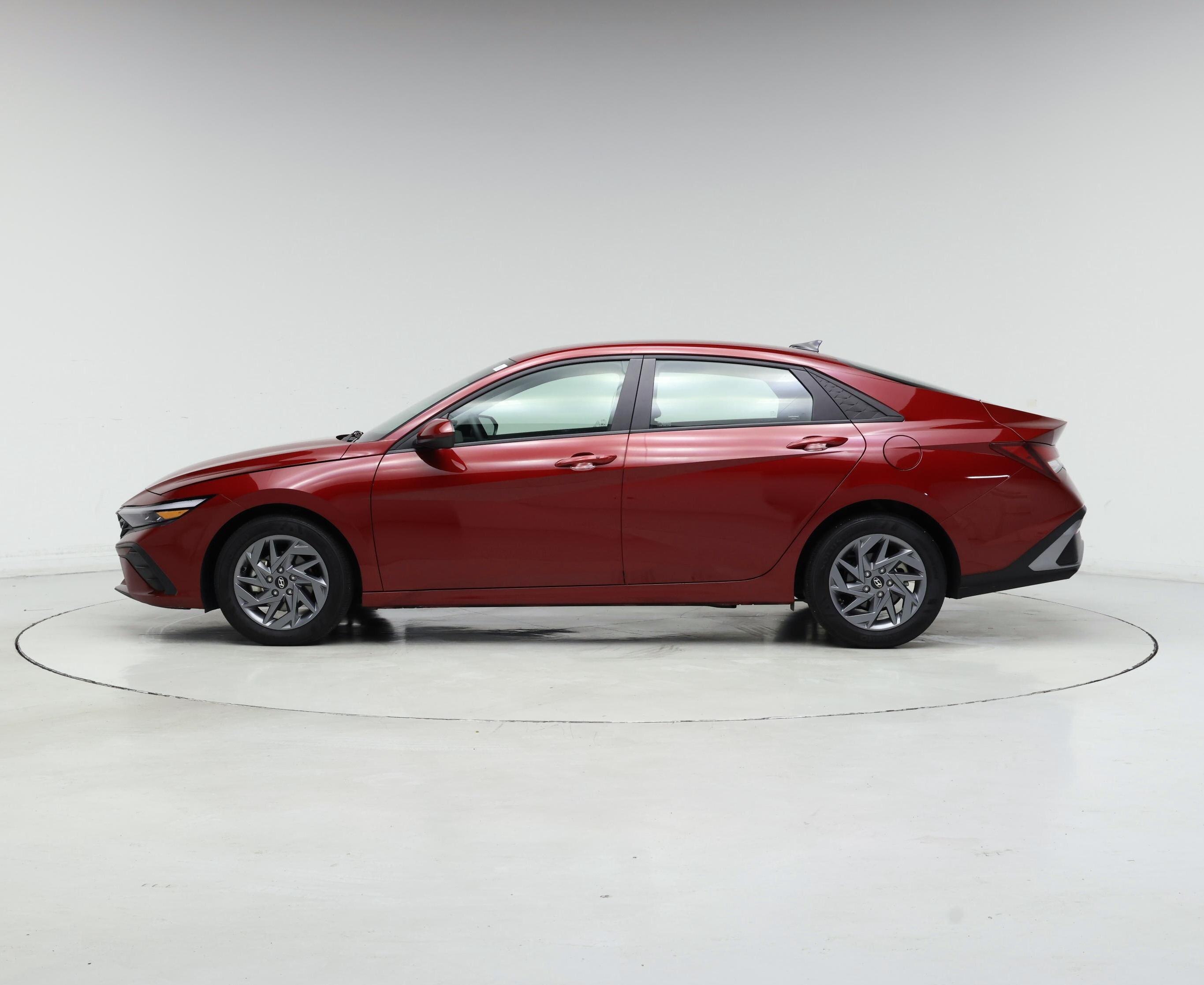 Thumbnail: 2024 Hyundai Elantra - 3