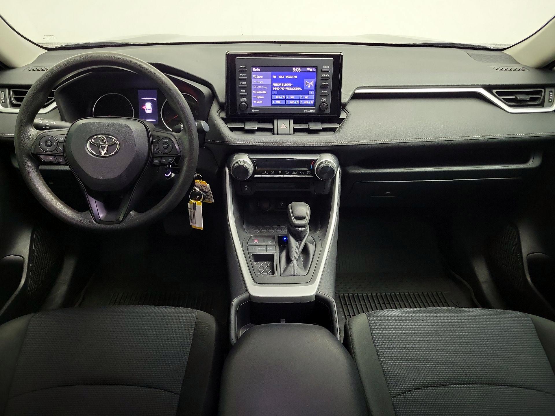 Thumbnail: 2022 Toyota RAV4 - 9