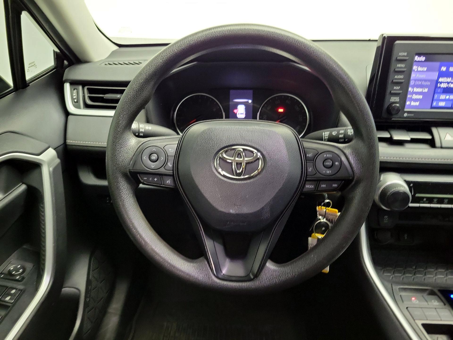 Thumbnail: 2022 Toyota RAV4 - 10
