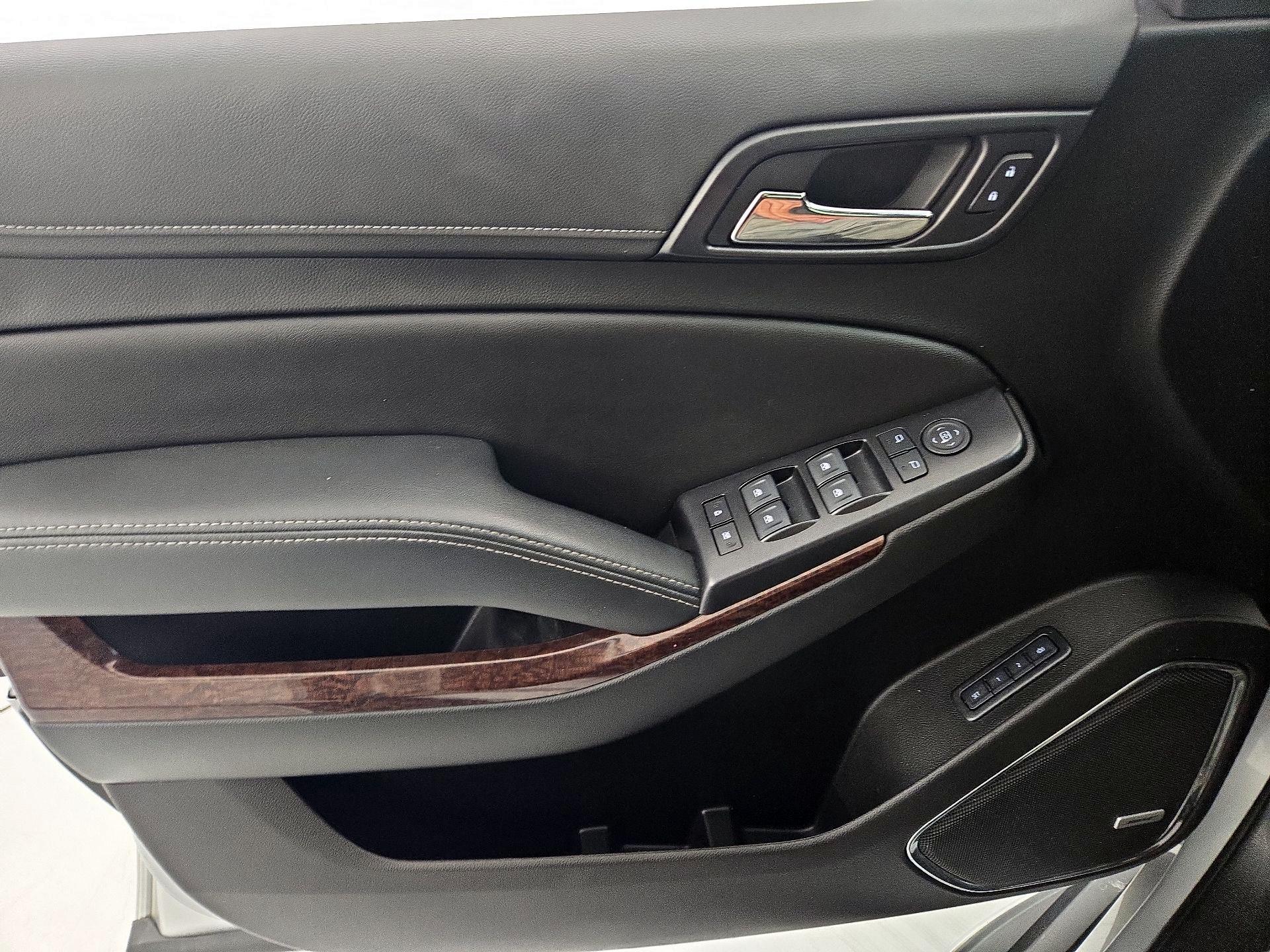 Thumbnail: 2019 GMC Yukon XL - 12
