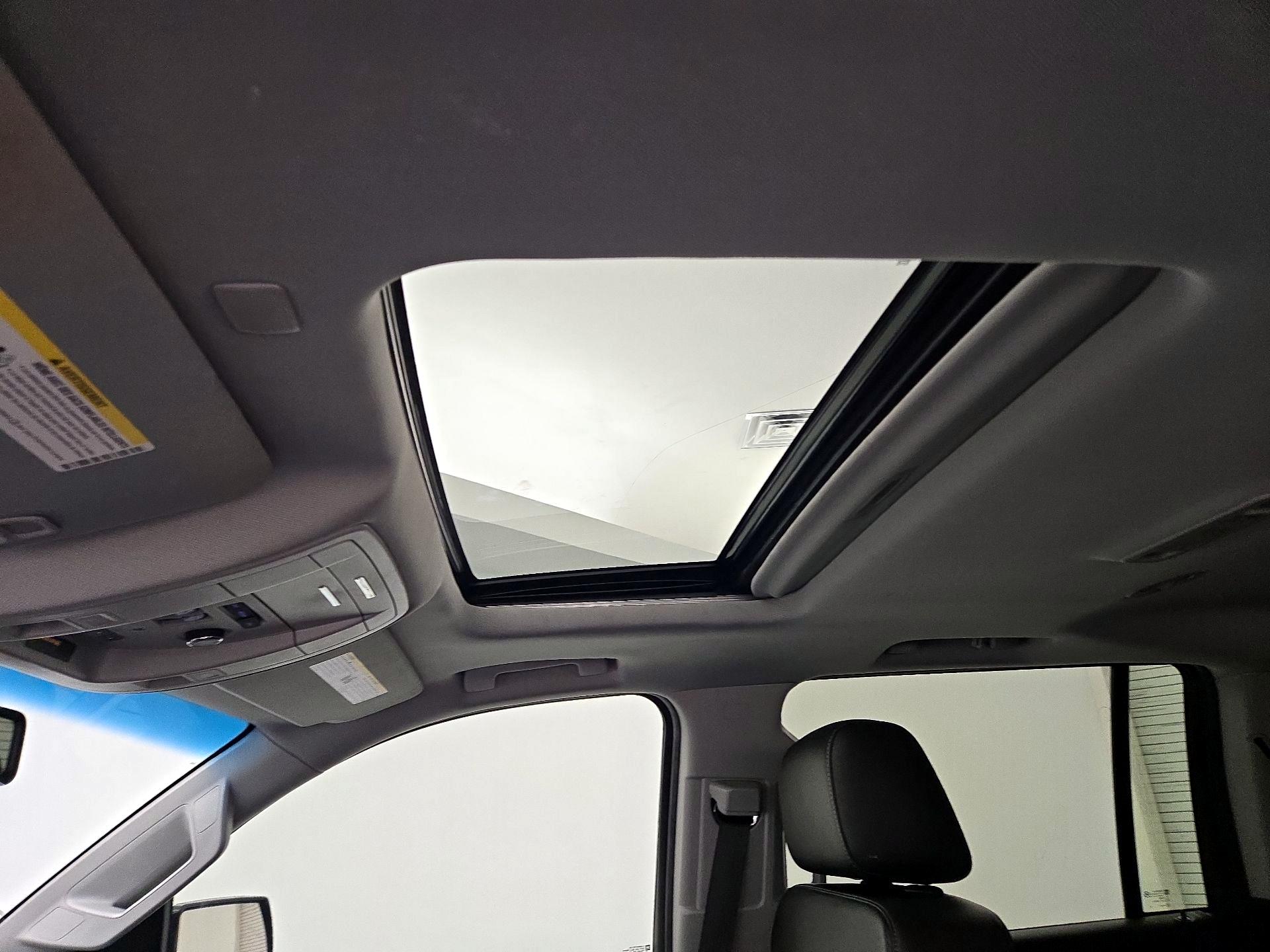 Thumbnail: 2019 GMC Yukon XL - 19