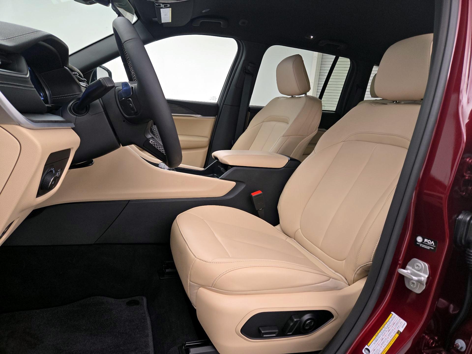 Thumbnail: 2025 Jeep Grand Cherokee - 11