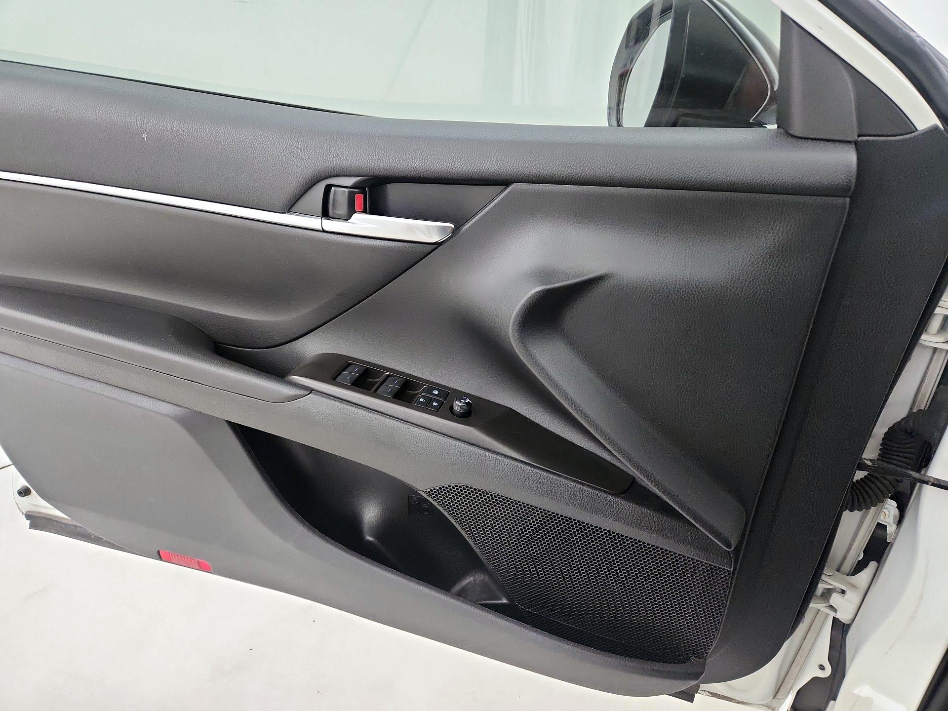 Thumbnail: 2021 Toyota Camry - 12