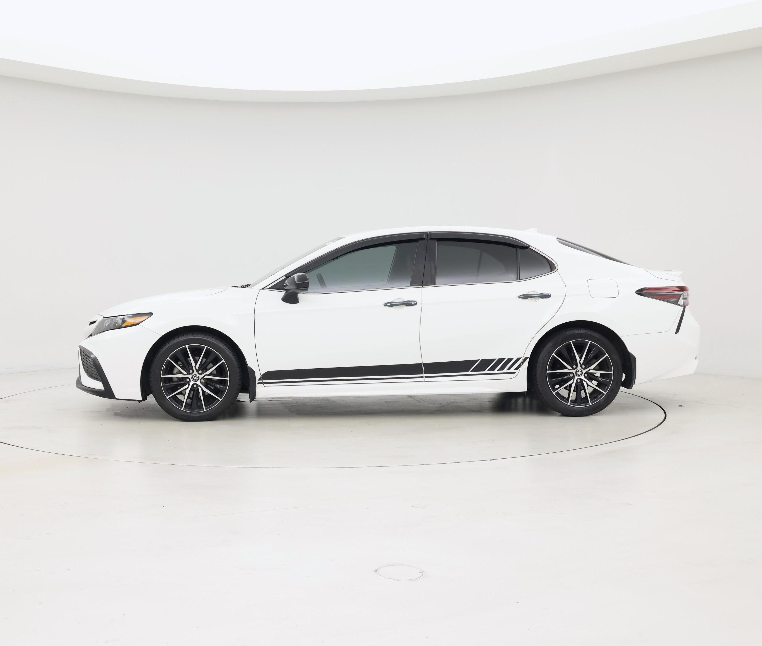 Thumbnail: 2021 Toyota Camry - 3
