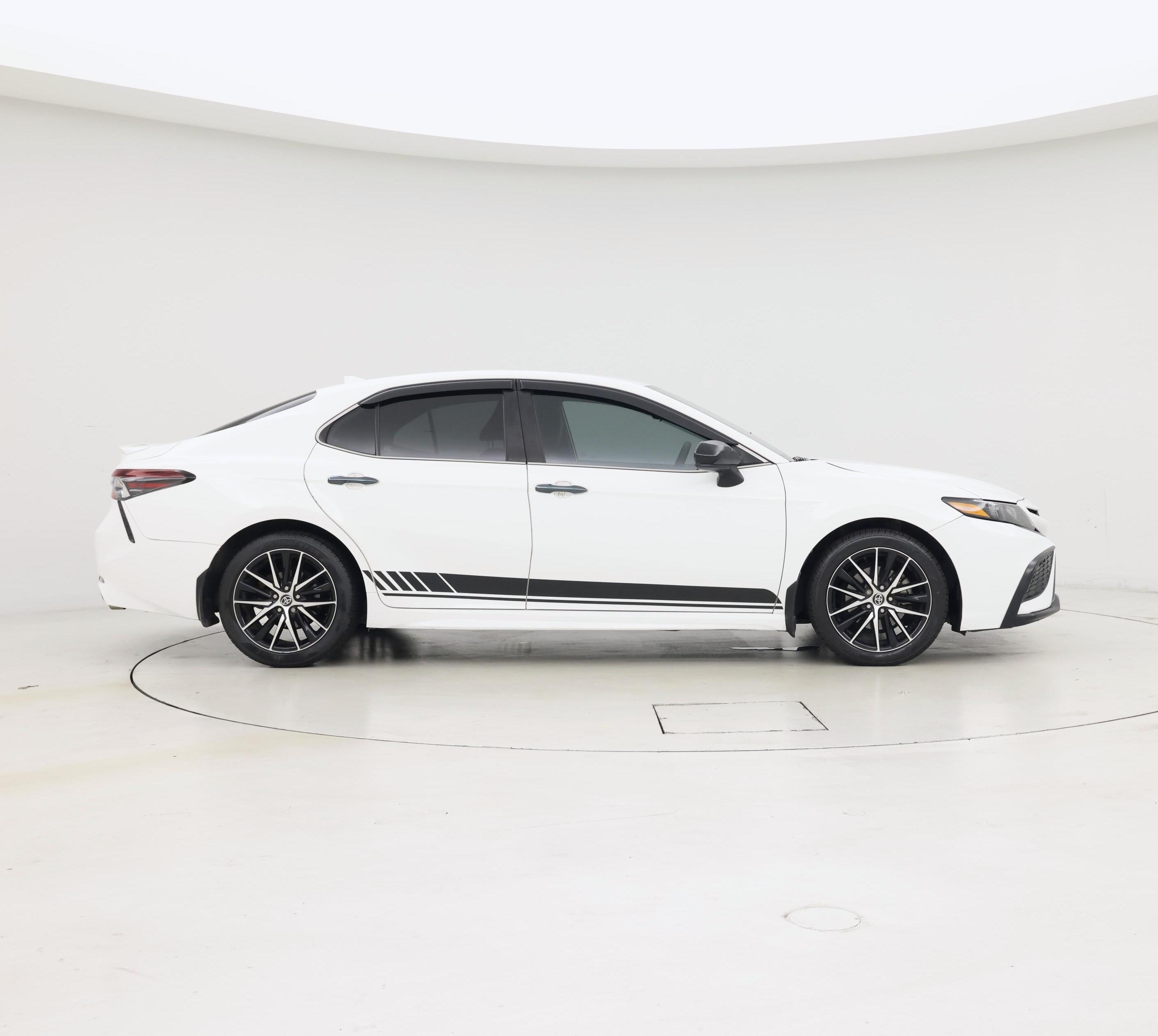 Thumbnail: 2021 Toyota Camry - 7