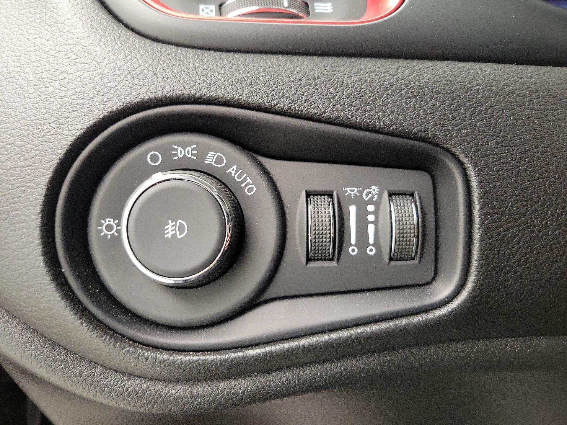 Thumbnail: 2023 Jeep Renegade - 13