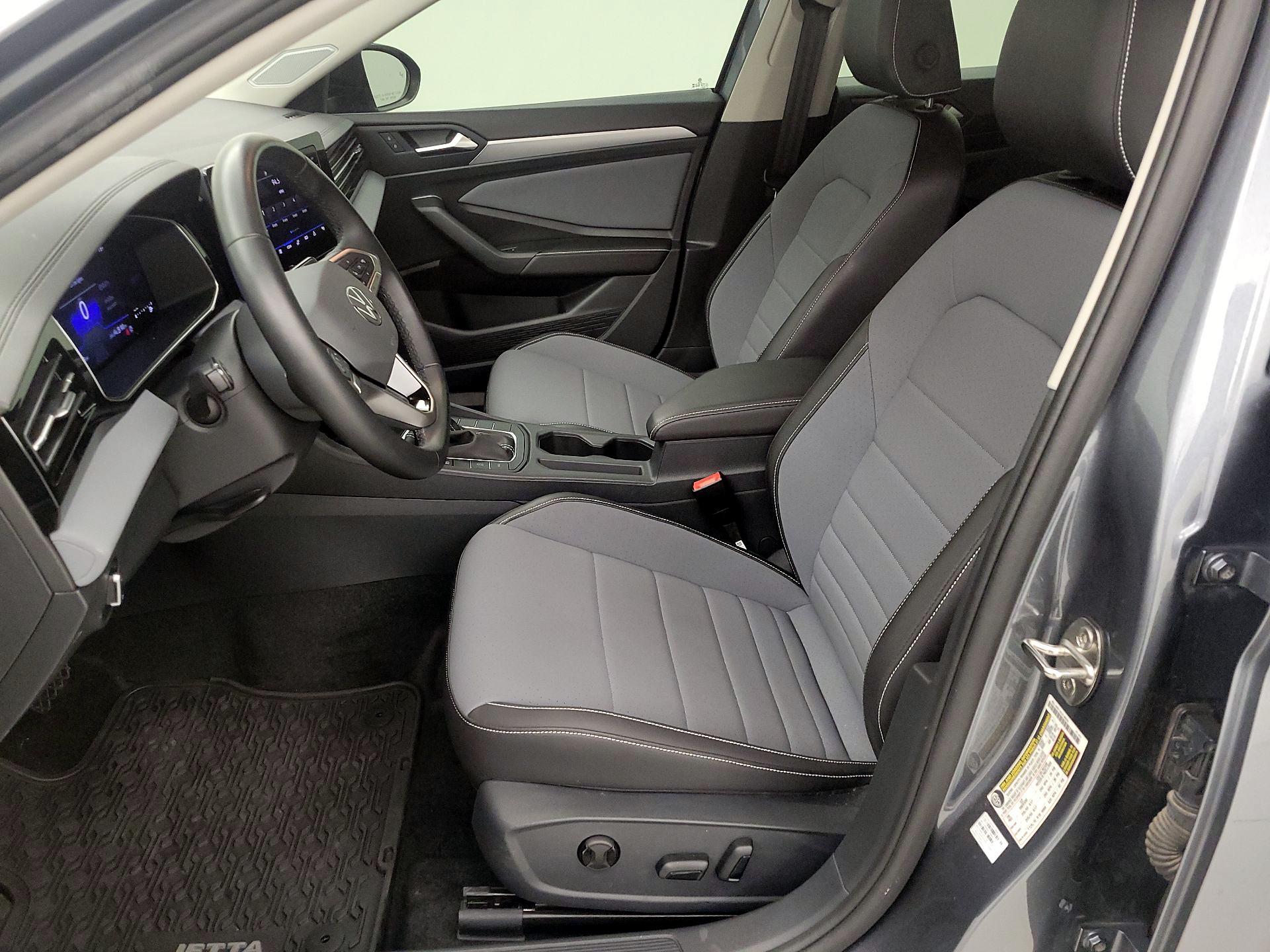 Thumbnail: 2025 Volkswagen Jetta - 11