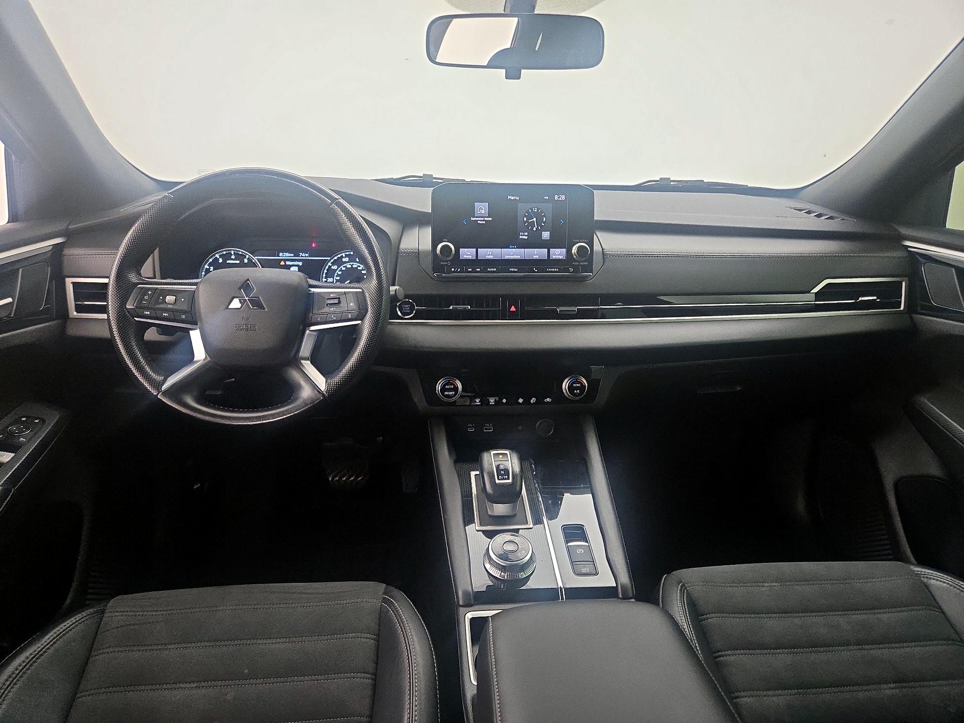 Thumbnail: 2022 Mitsubishi Outlander - 9