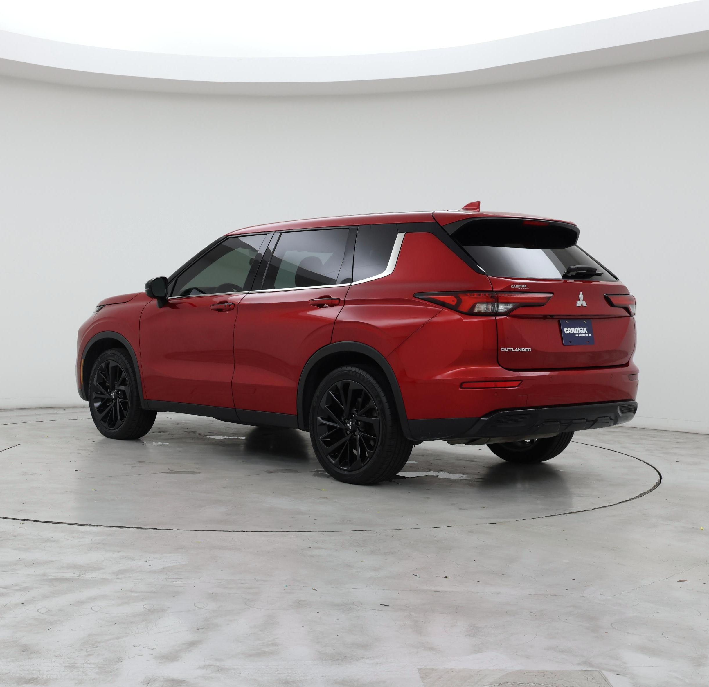 Thumbnail: 2022 Mitsubishi Outlander - 2