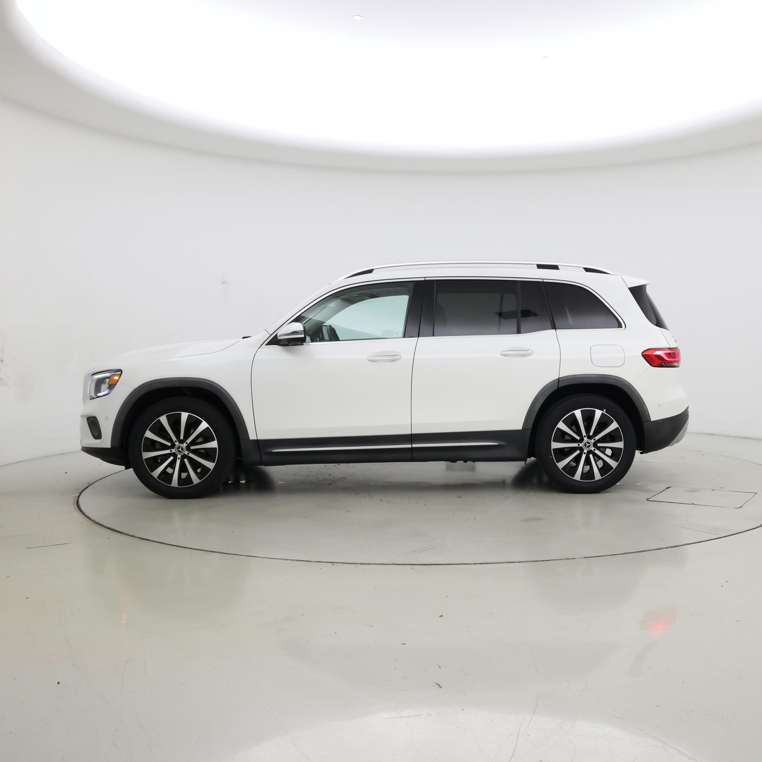 Thumbnail: 2022 Mercedes-Benz GLB - 3