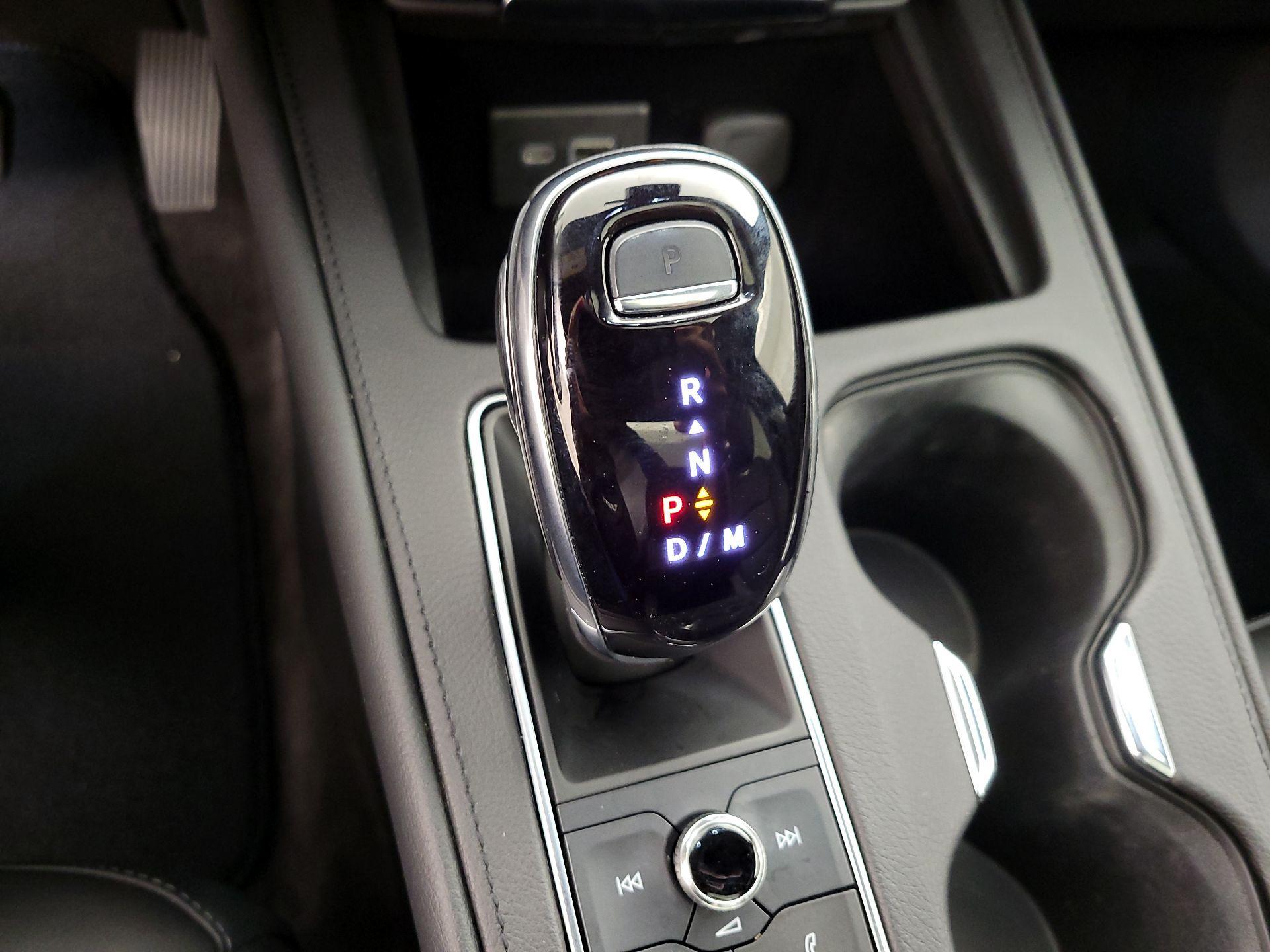 Thumbnail: 2023 Cadillac XT4 - 17