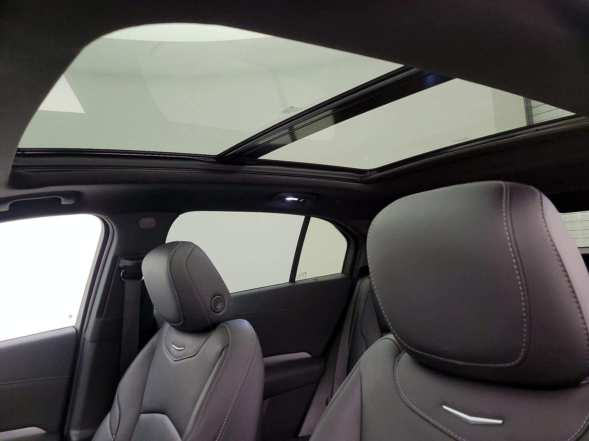 Thumbnail: 2023 Cadillac XT4 - 19