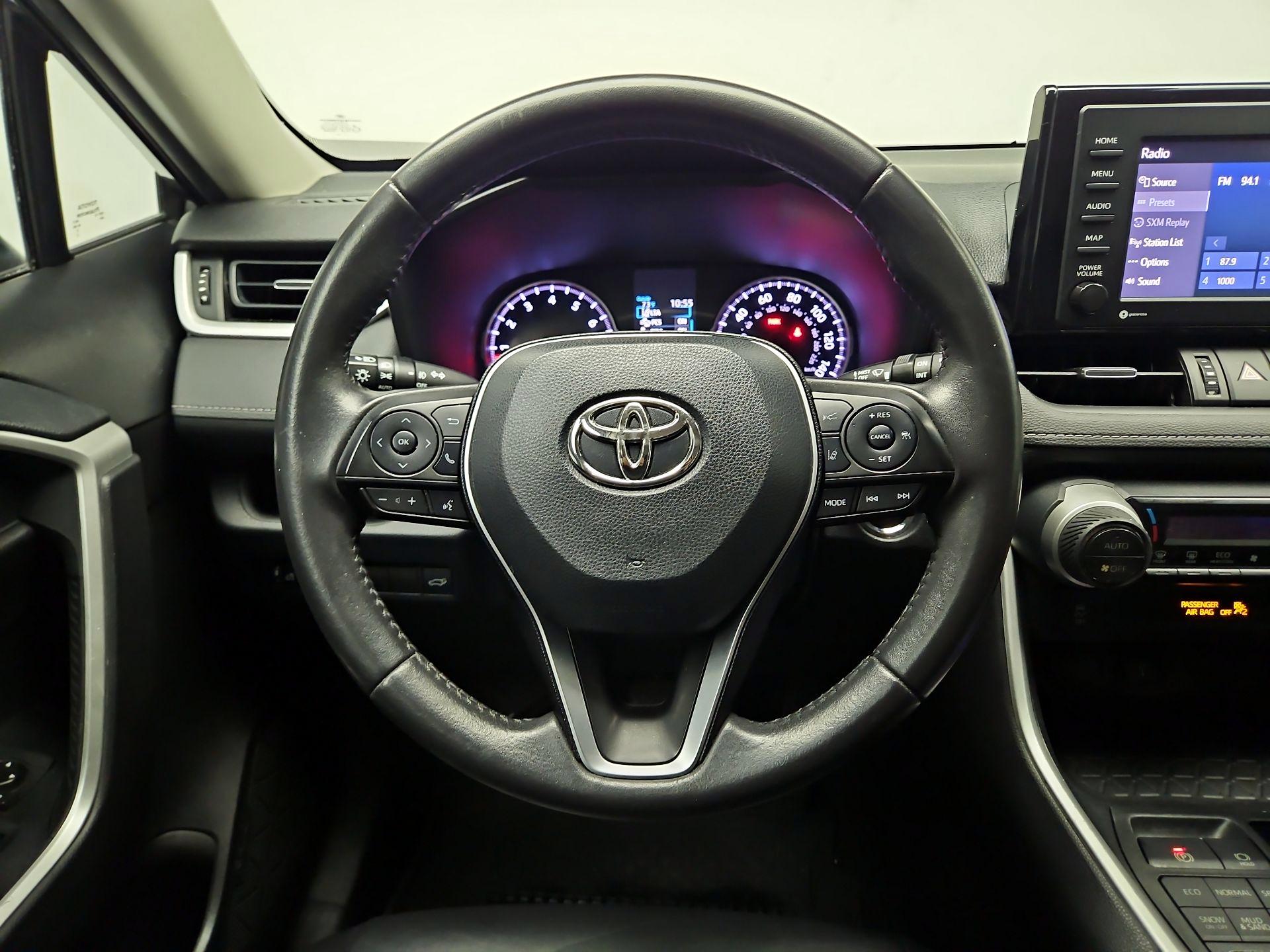 Thumbnail: 2020 Toyota RAV4 - 10