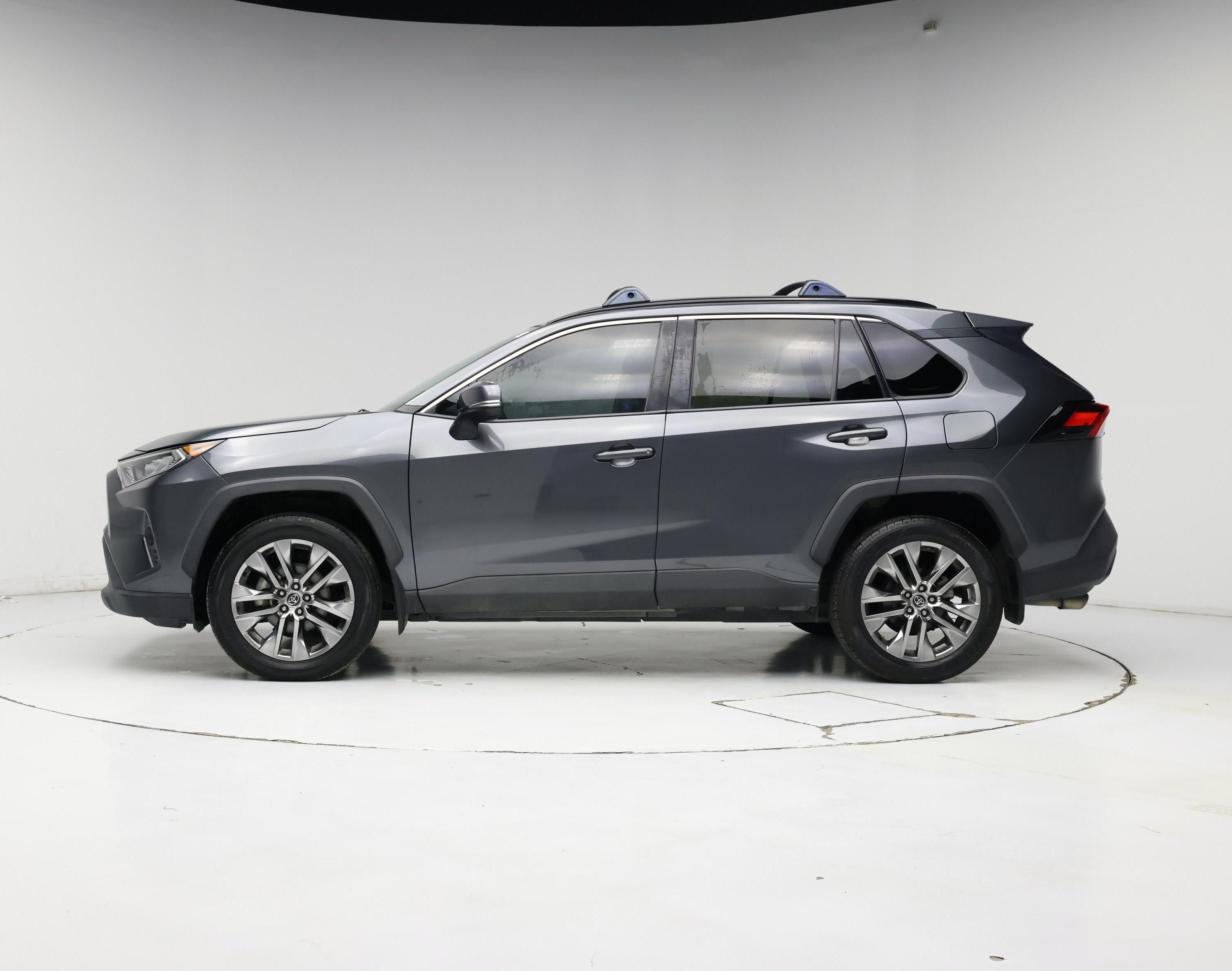 Thumbnail: 2020 Toyota RAV4 - 3