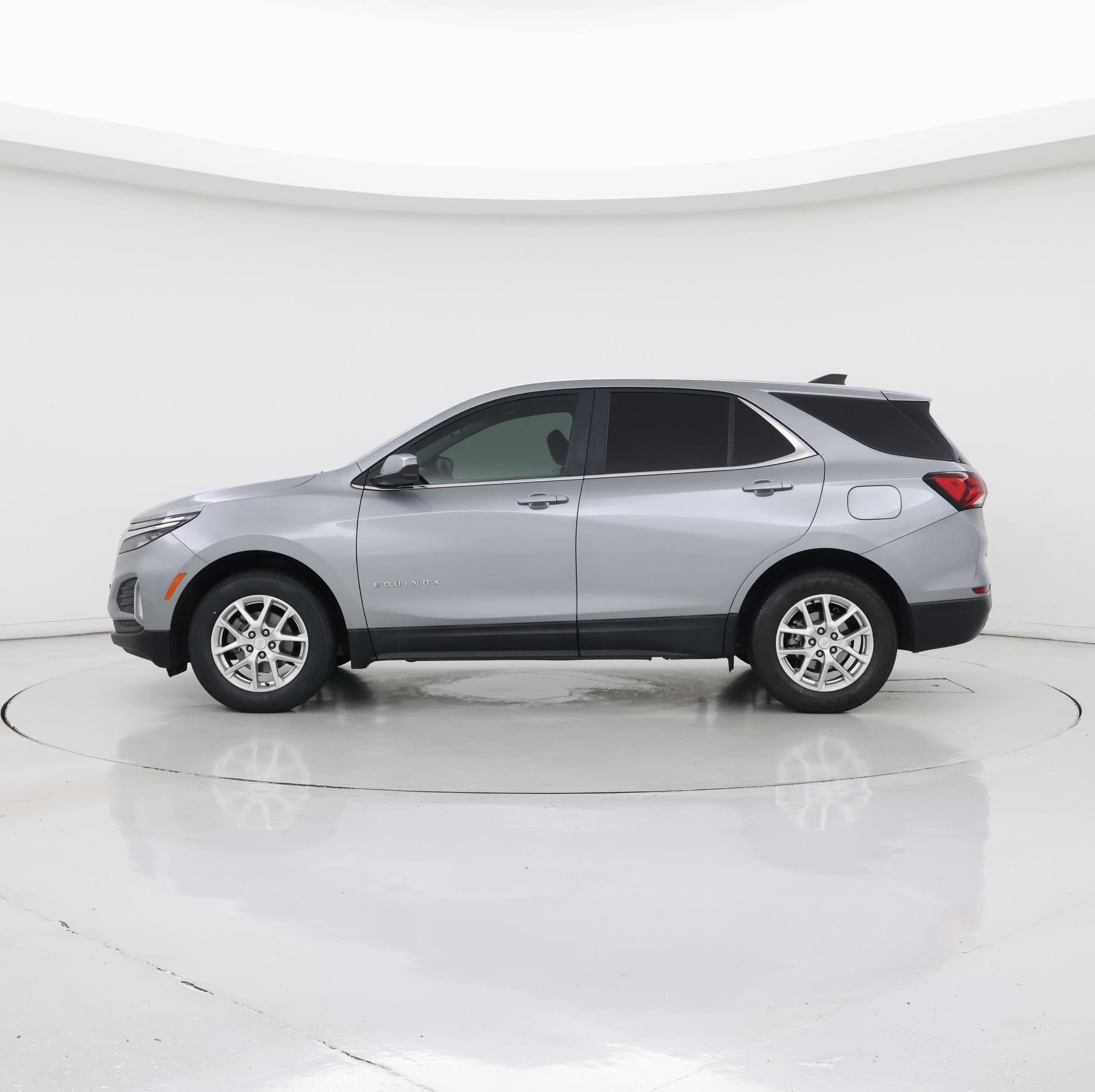 Thumbnail: 2023 Chevrolet Equinox - 3