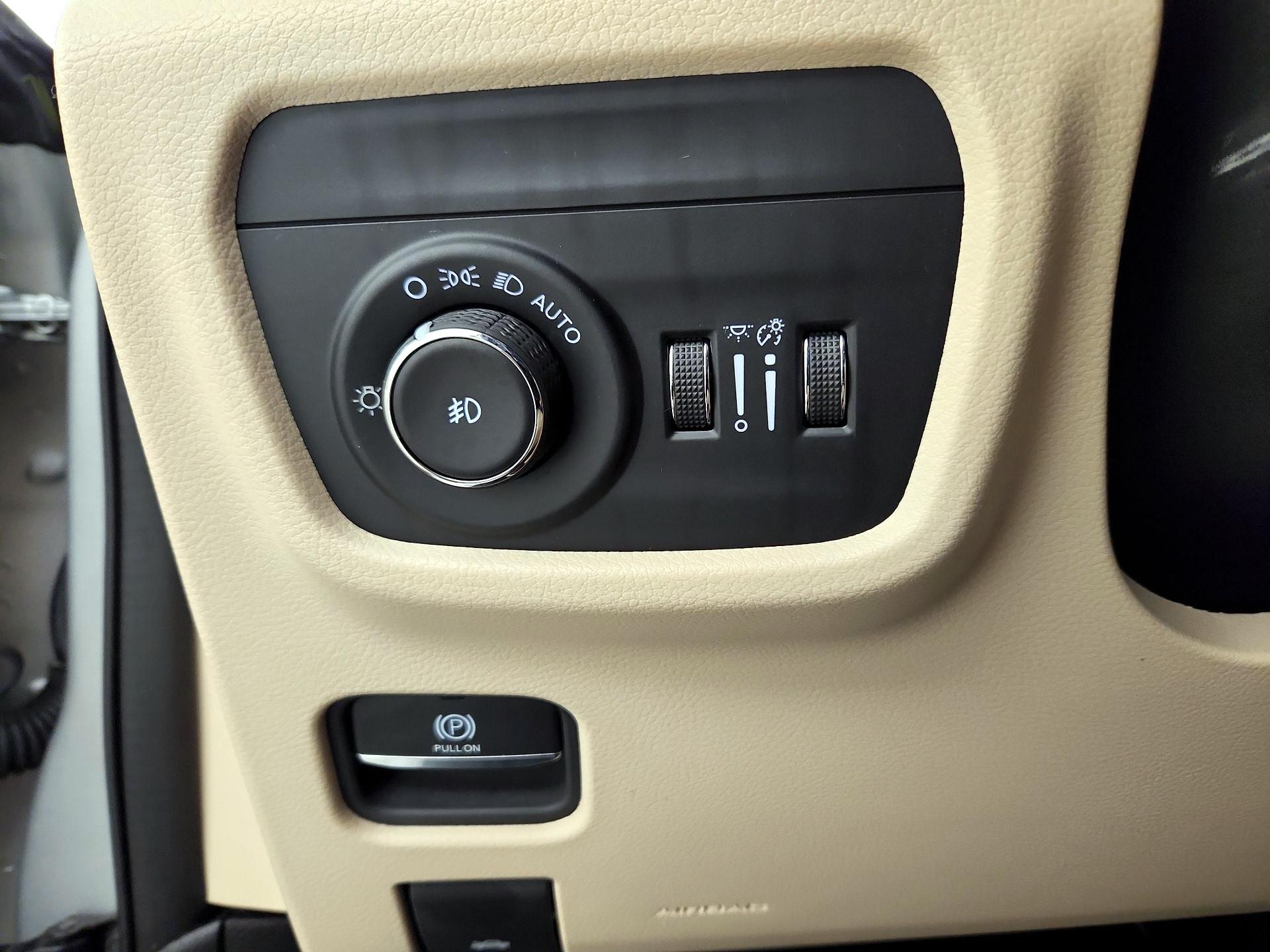 Thumbnail: 2024 Jeep Grand Cherokee L - 13