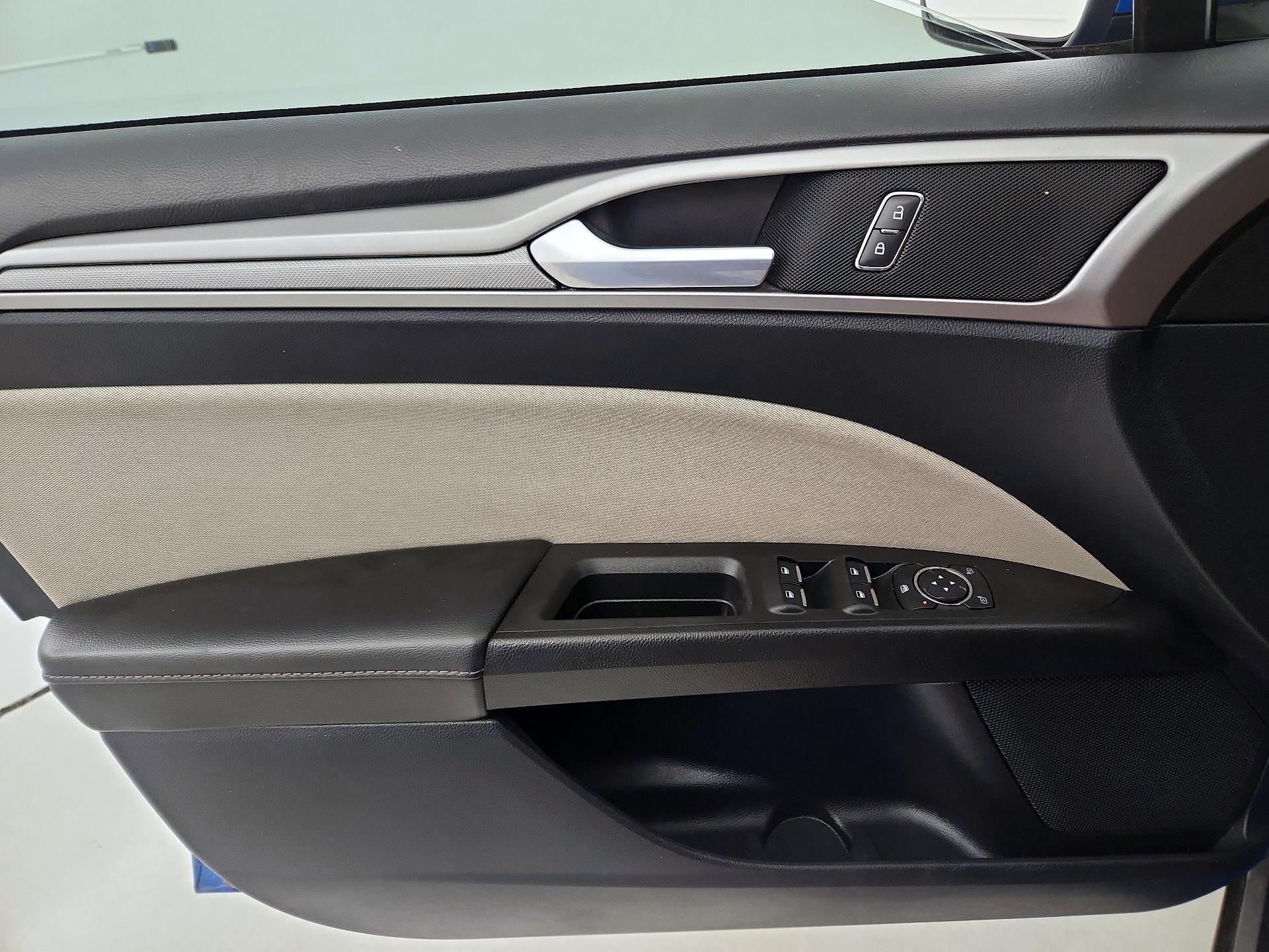 Thumbnail: 2020 Ford Fusion - 12