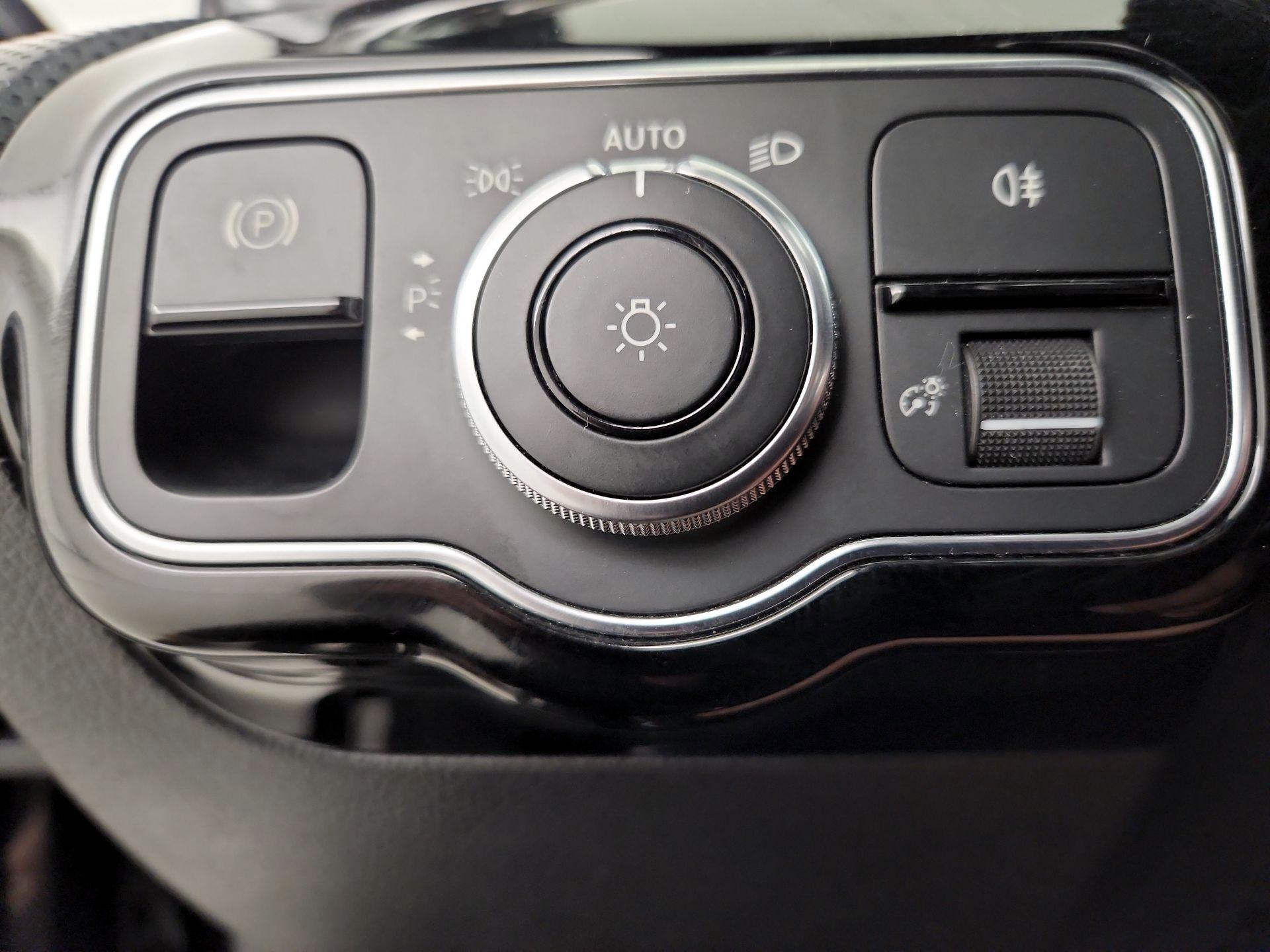 Thumbnail: 2021 Mercedes-Benz A-Class - 13