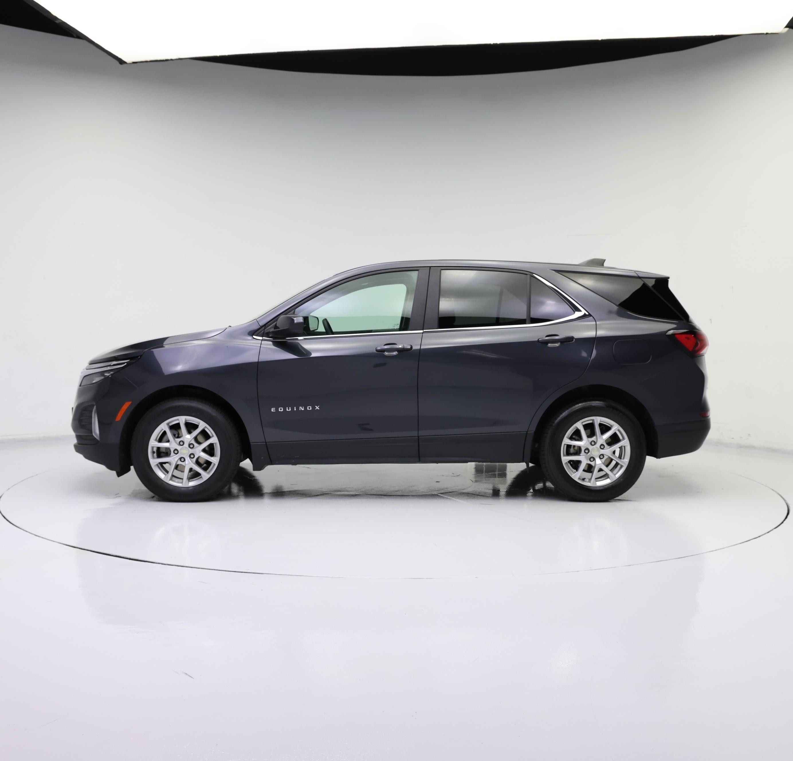 Thumbnail: 2022 Chevrolet Equinox - 3