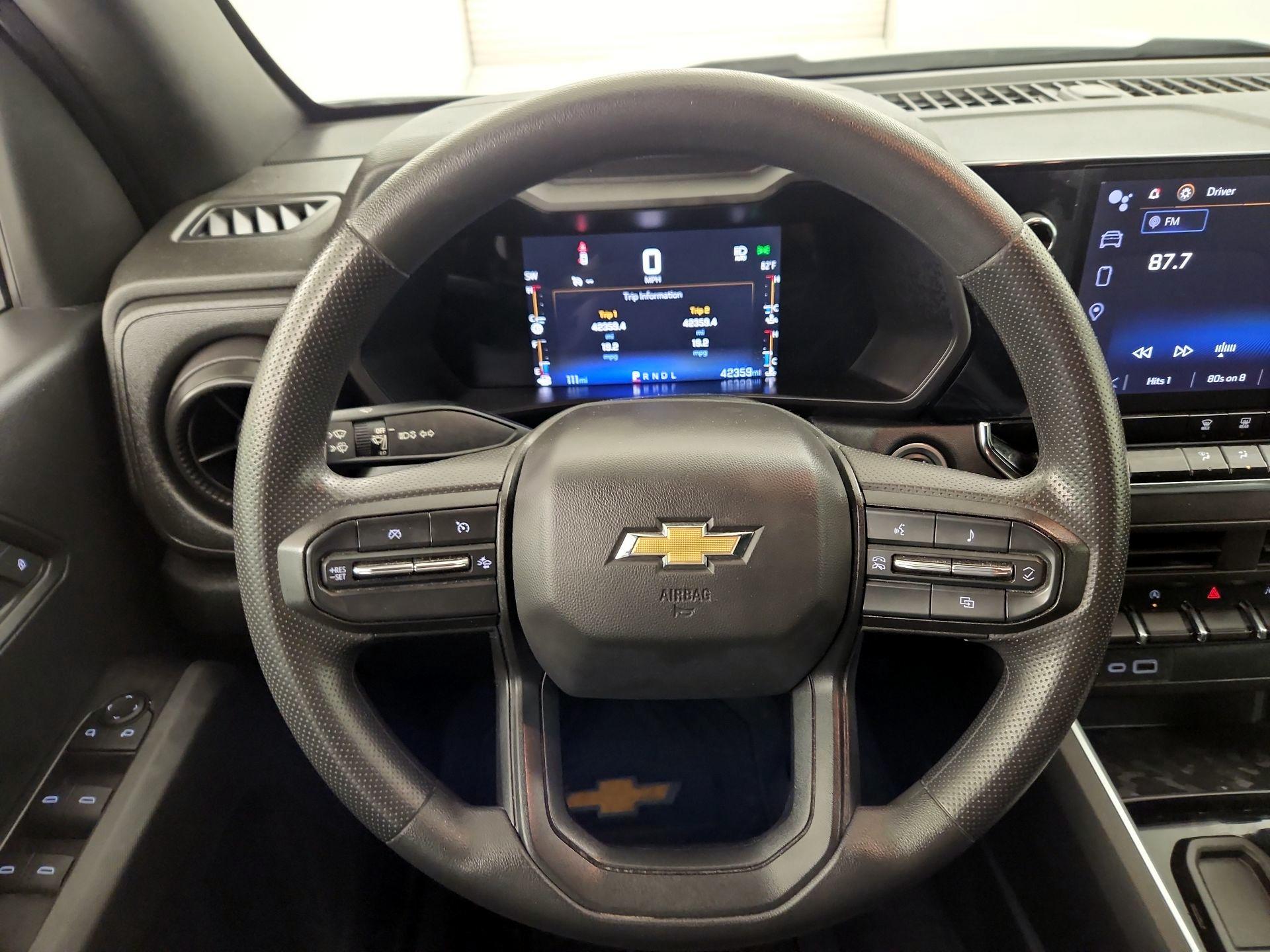 Thumbnail: 2023 Chevrolet Colorado - 10
