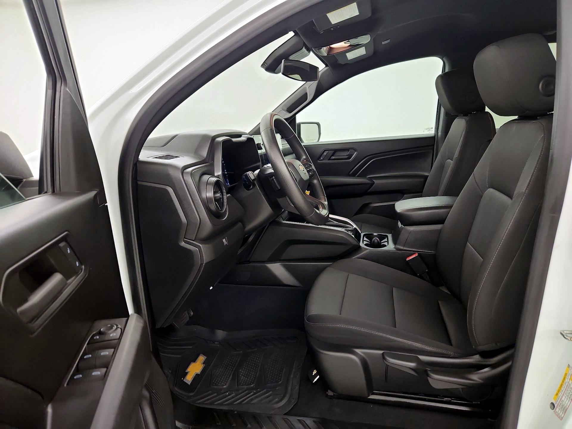 Thumbnail: 2023 Chevrolet Colorado - 11