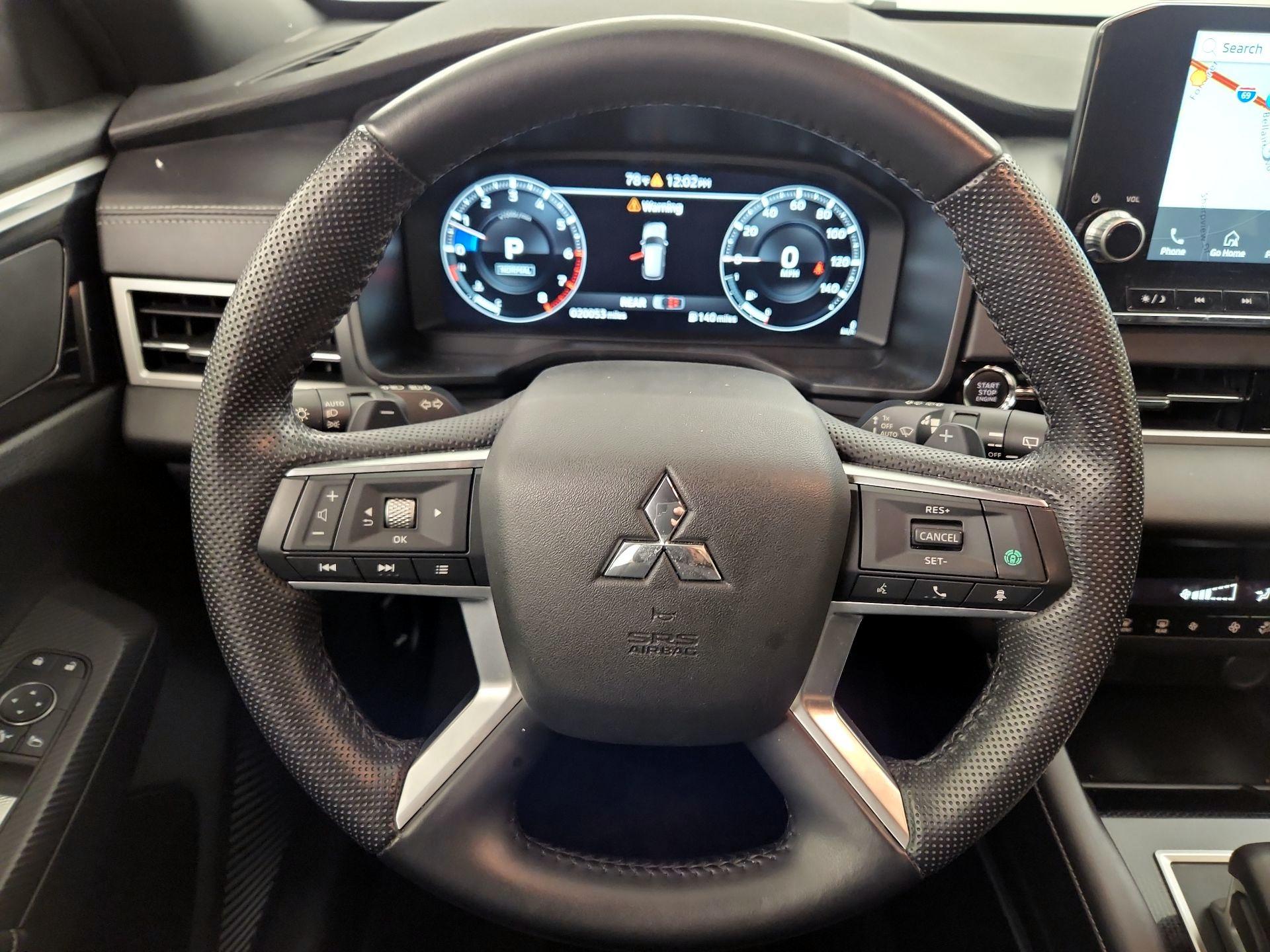 Thumbnail: 2023 Mitsubishi Outlander - 10