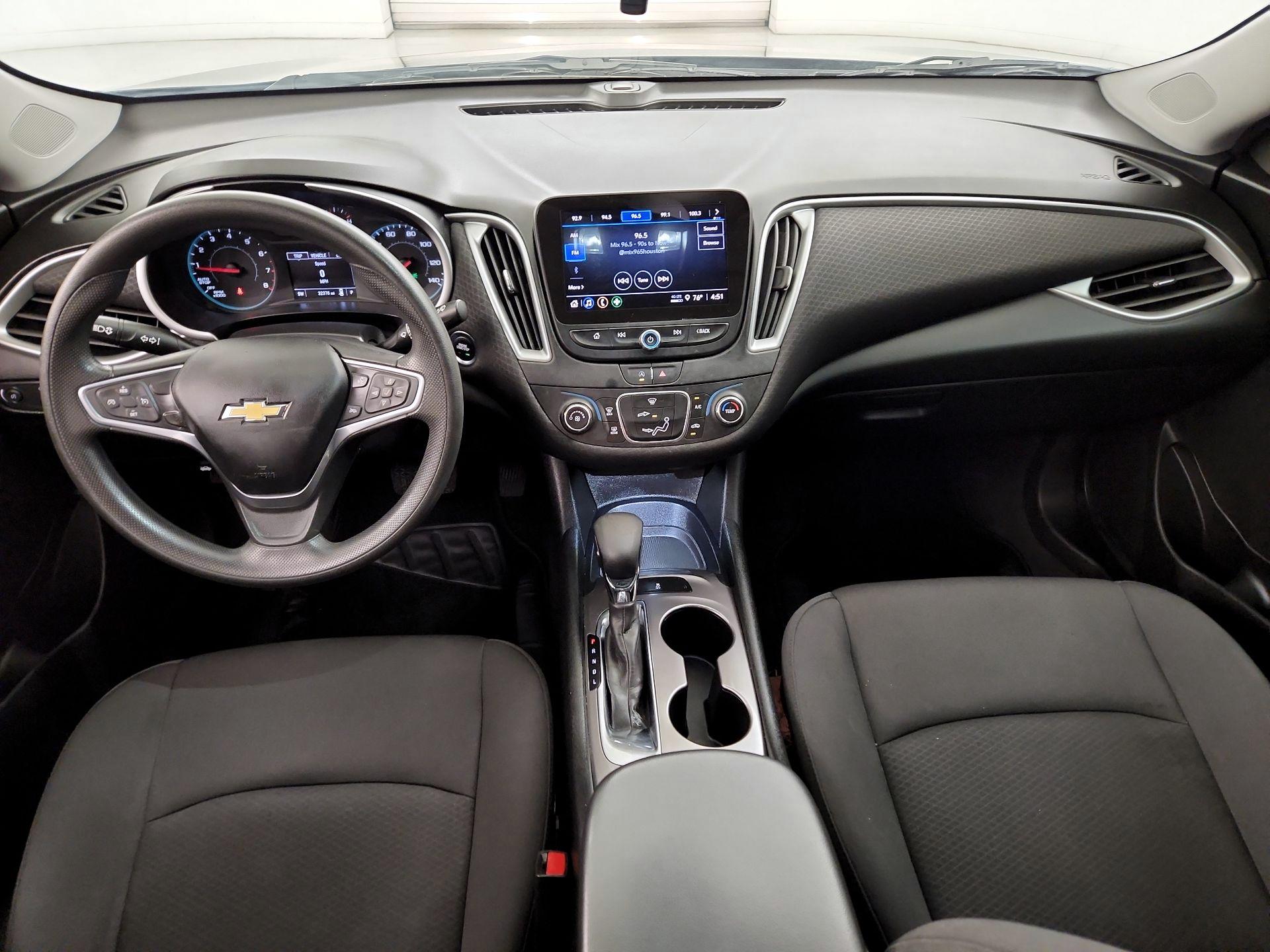 Thumbnail: 2022 Chevrolet Malibu - 9