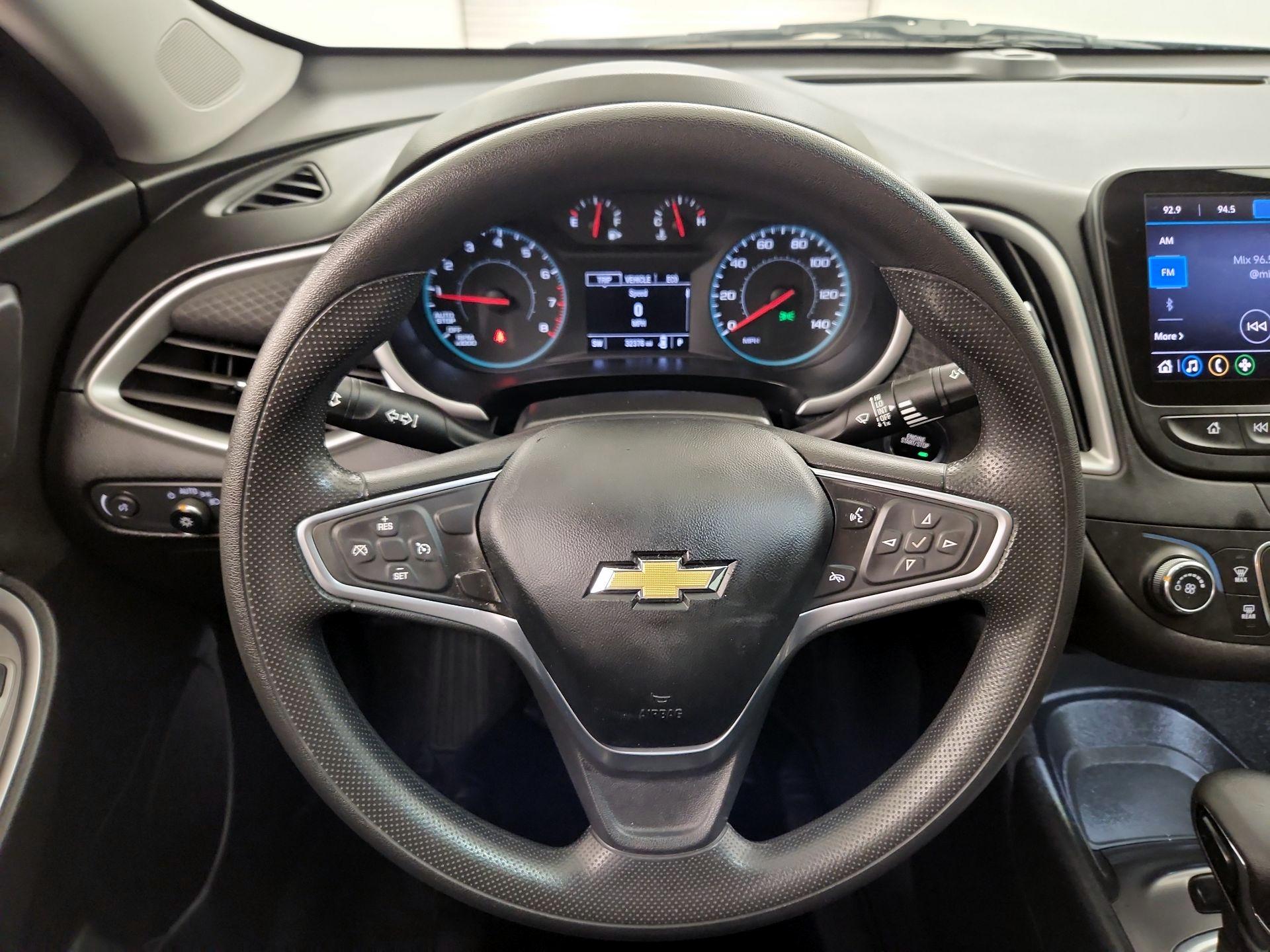 Thumbnail: 2022 Chevrolet Malibu - 10