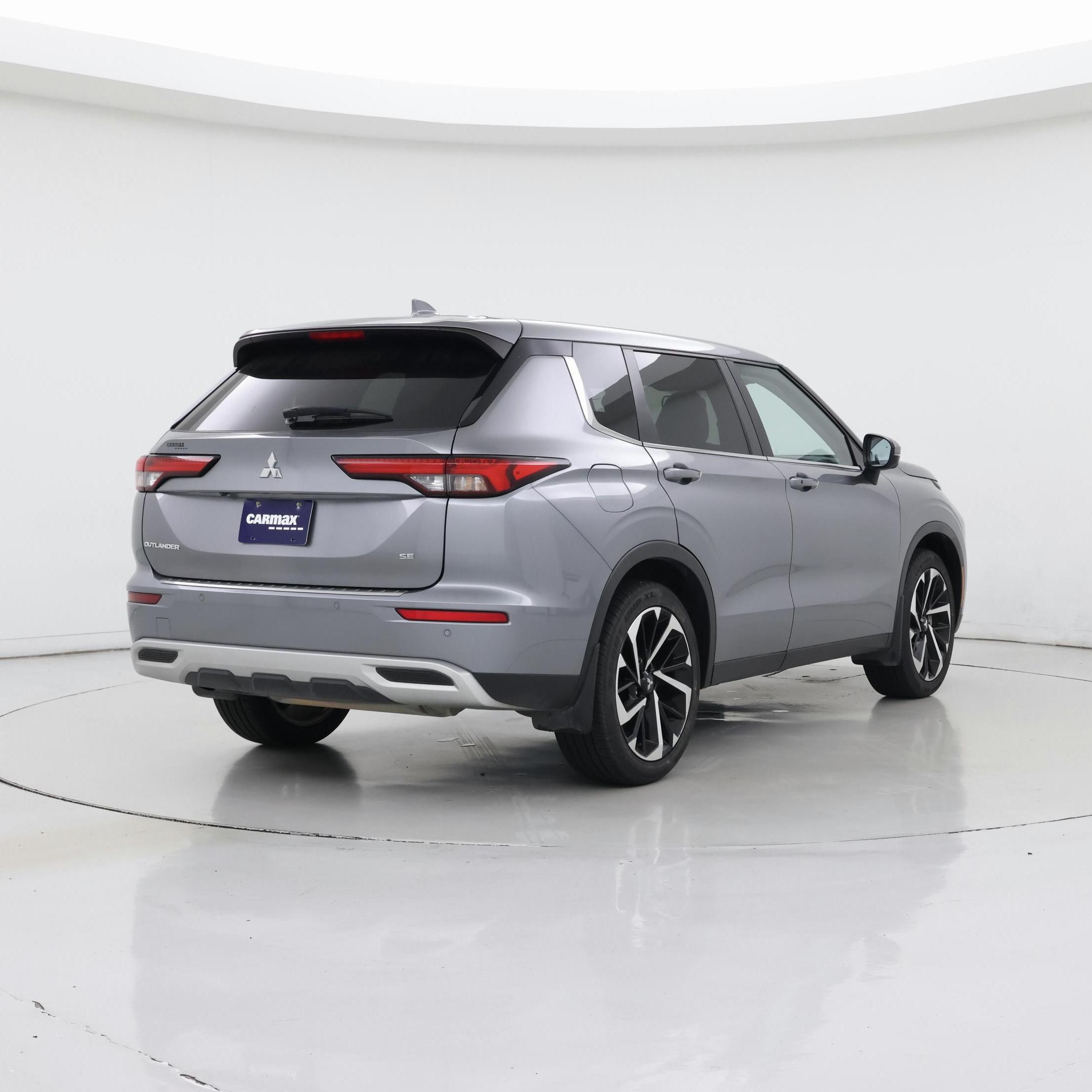 Thumbnail: 2023 Mitsubishi Outlander - 8