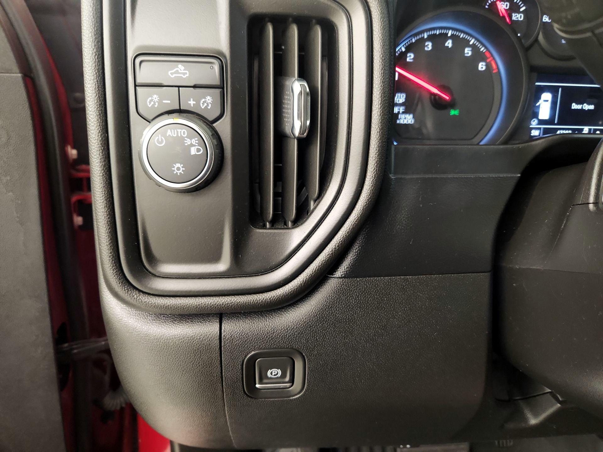 Thumbnail: 2021 Chevrolet Silverado 1500 - 13