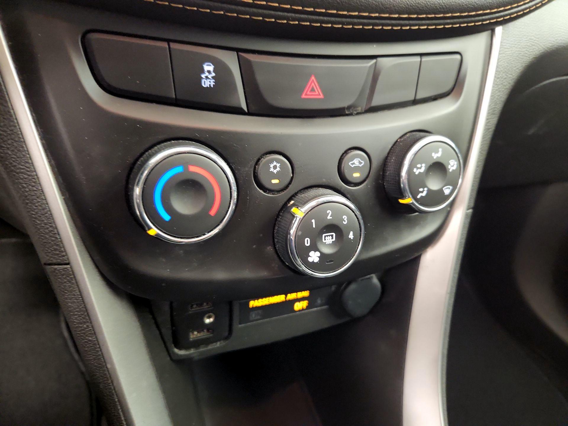 Thumbnail: 2020 Chevrolet Trax - 16