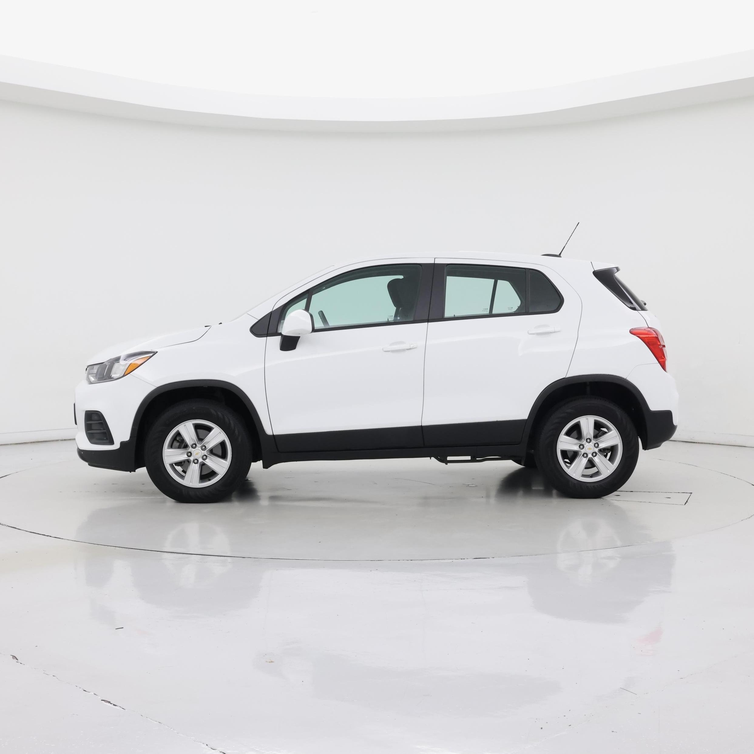 Thumbnail: 2020 Chevrolet Trax - 3
