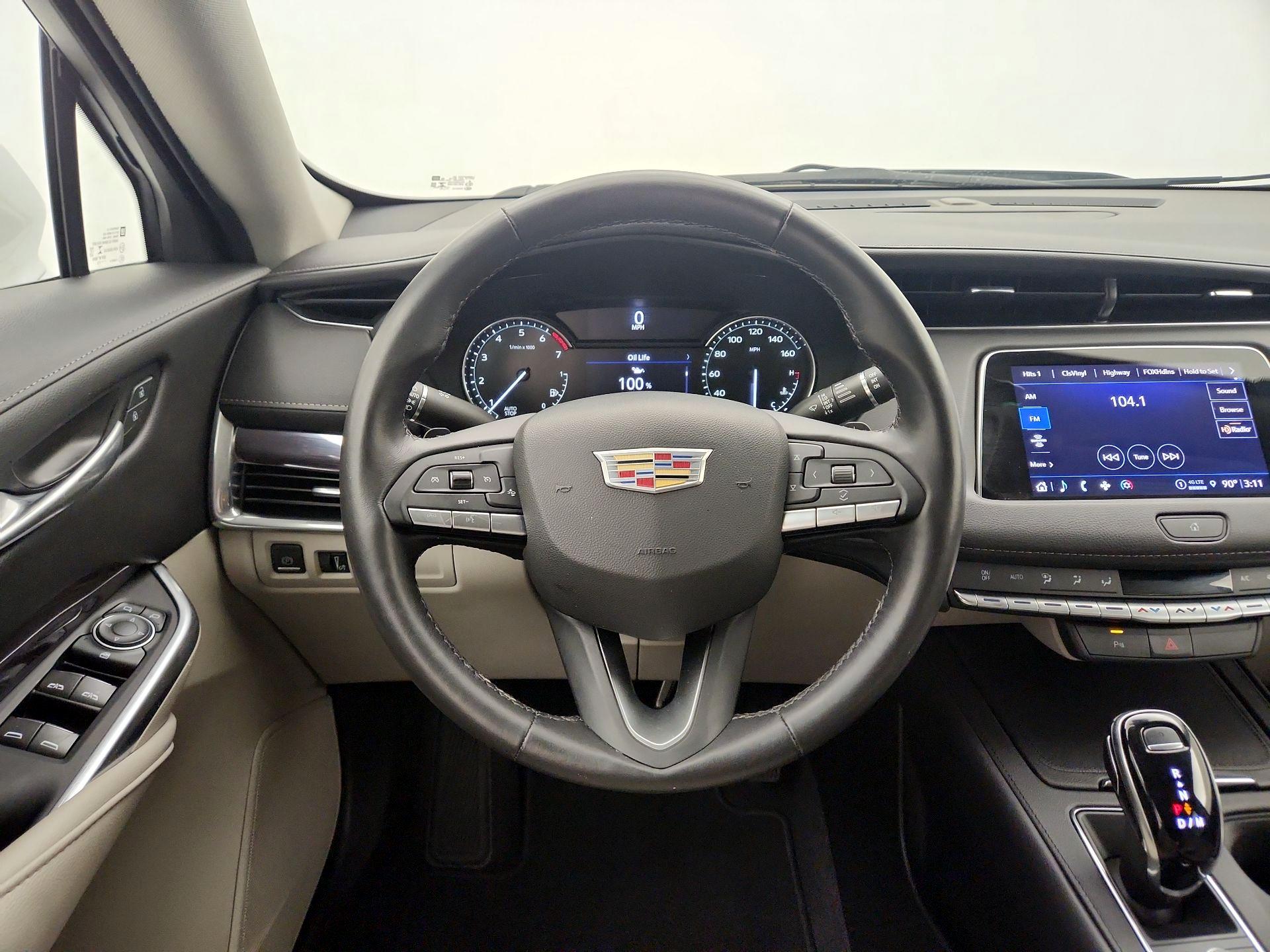 Thumbnail: 2022 Cadillac XT4 - 10