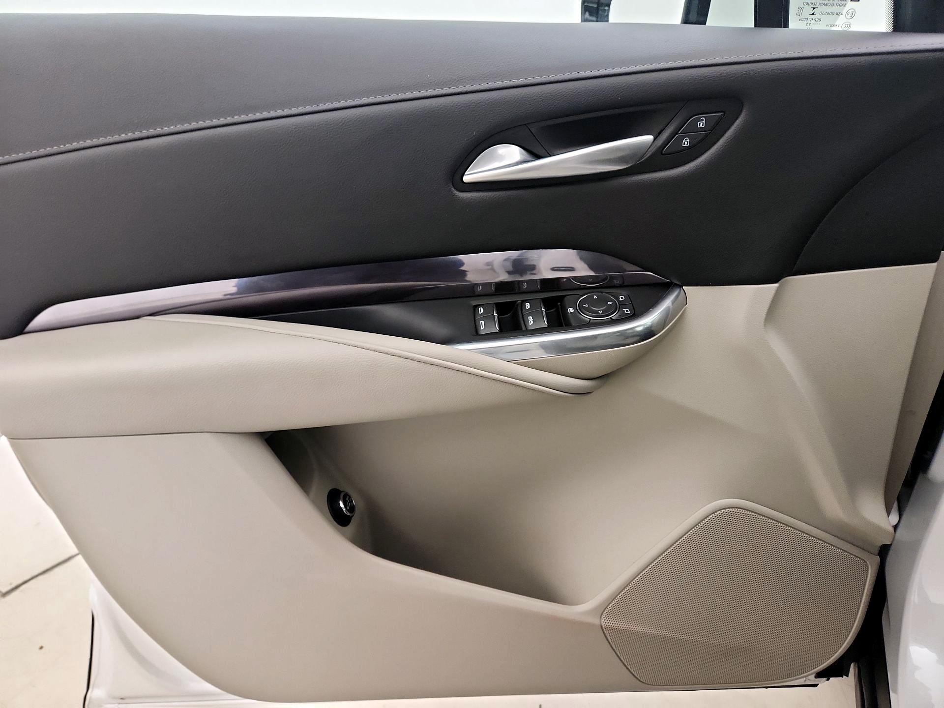 Thumbnail: 2022 Cadillac XT4 - 12