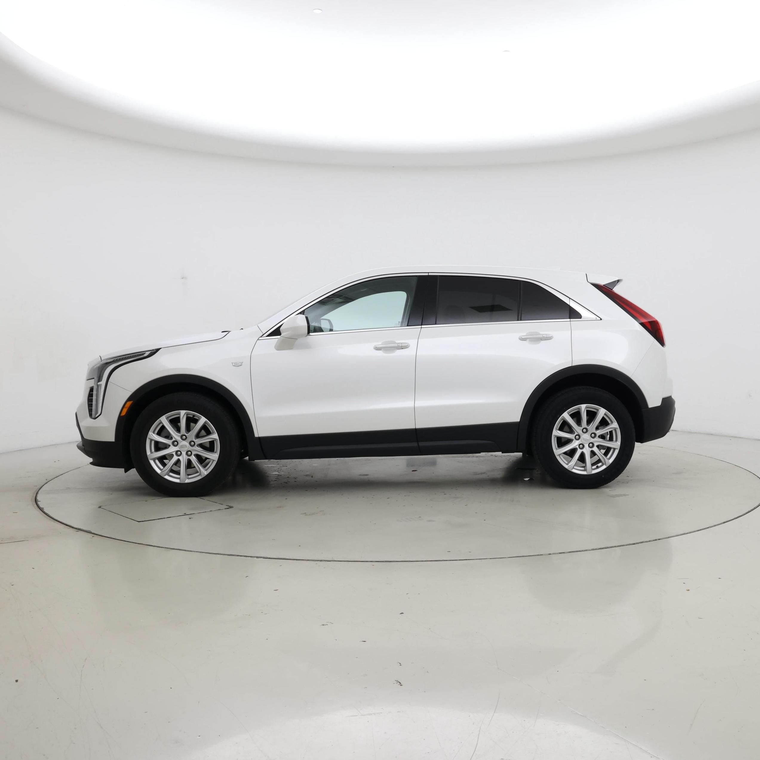 Thumbnail: 2022 Cadillac XT4 - 3