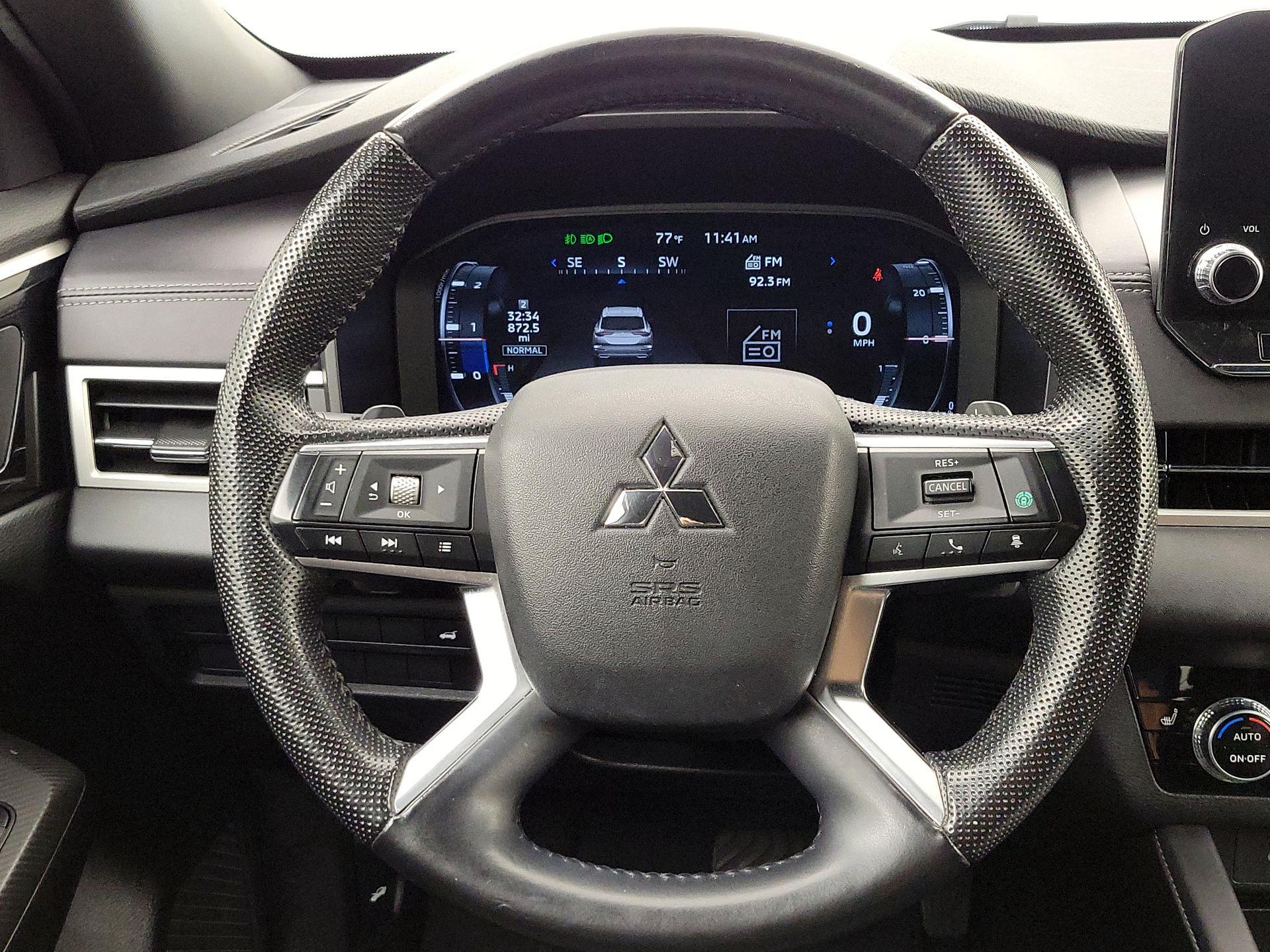 Thumbnail: 2023 Mitsubishi Outlander - 10