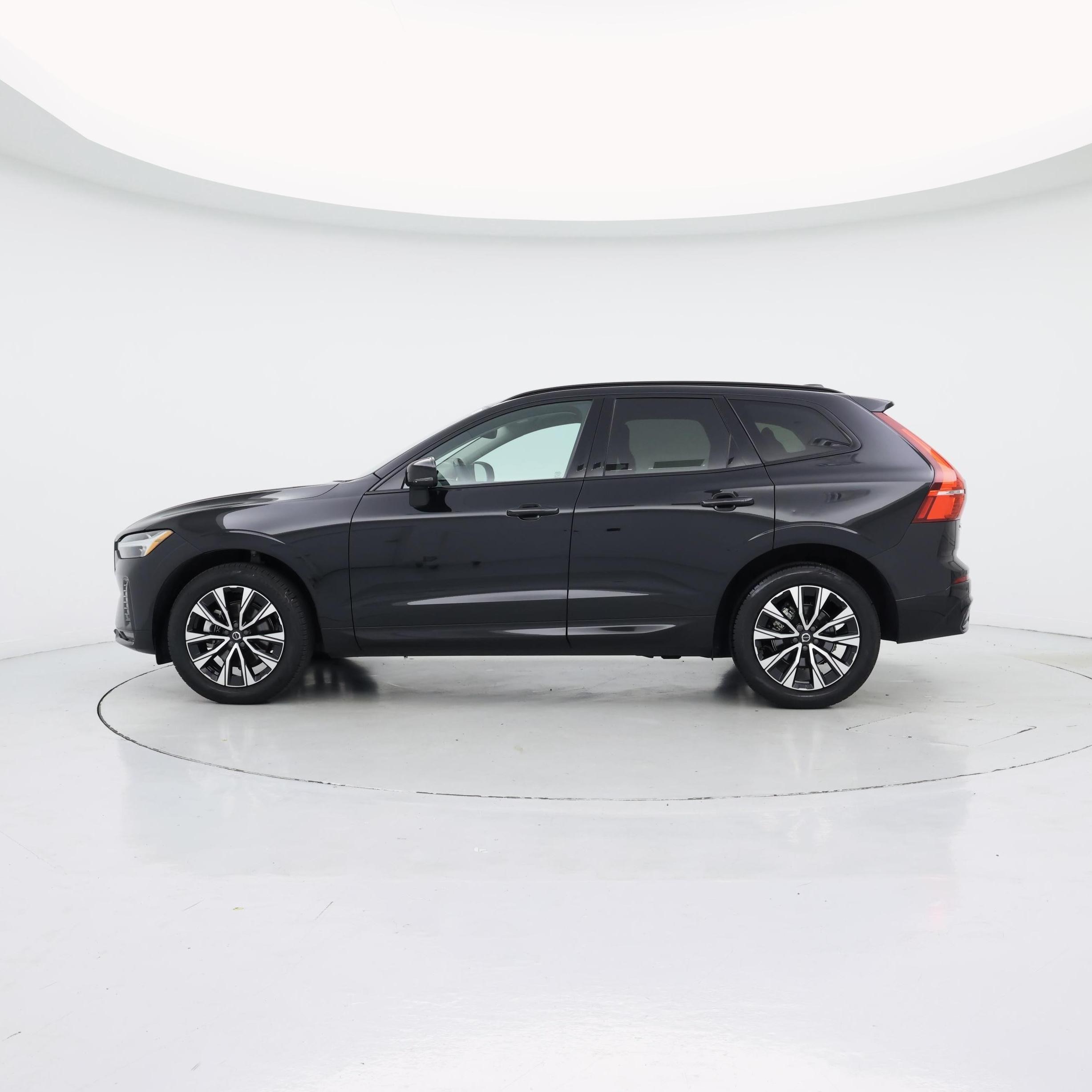 Thumbnail: 2024 Volvo XC60 - 3