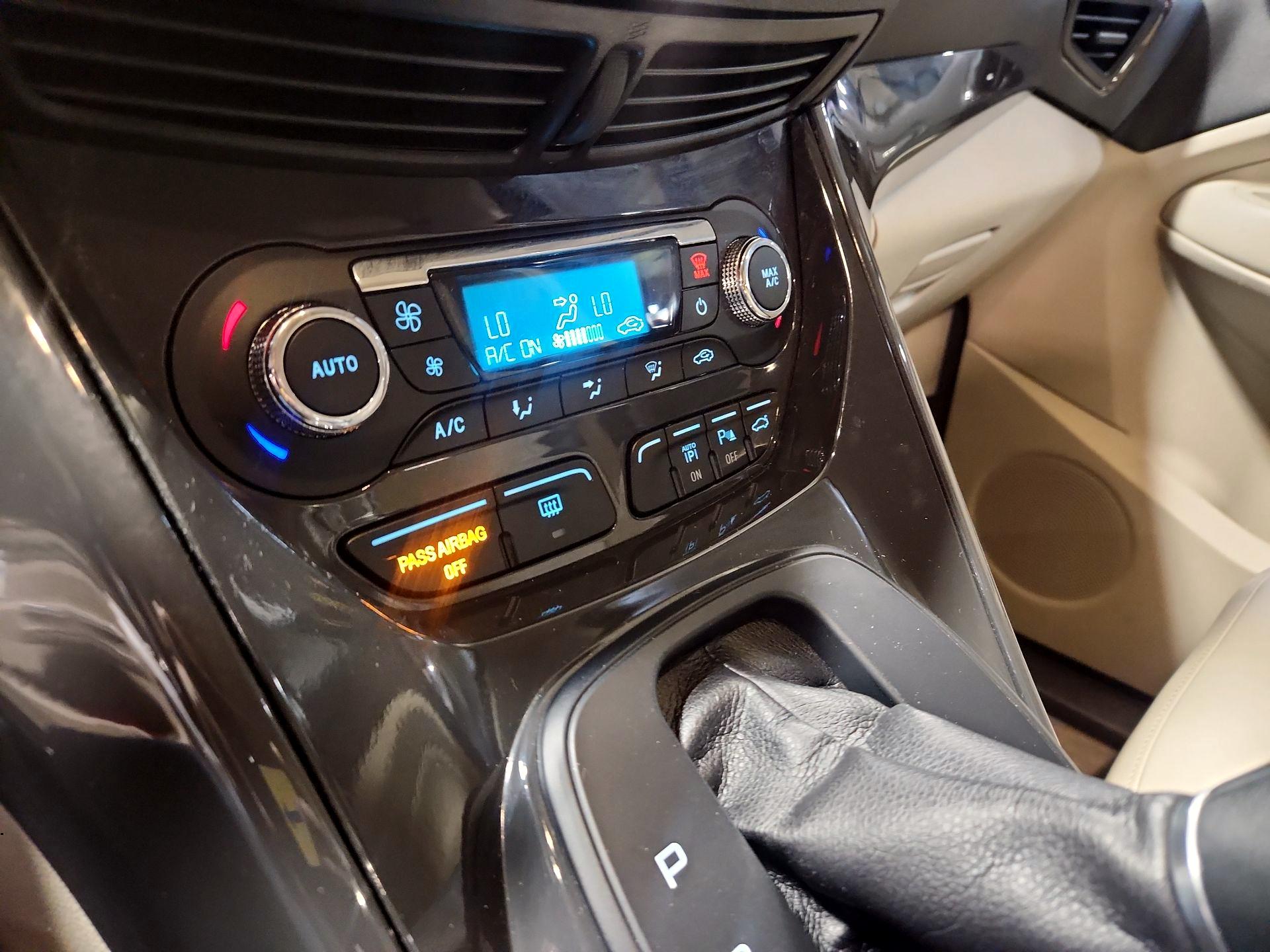 Thumbnail: 2015 Ford Escape - 14