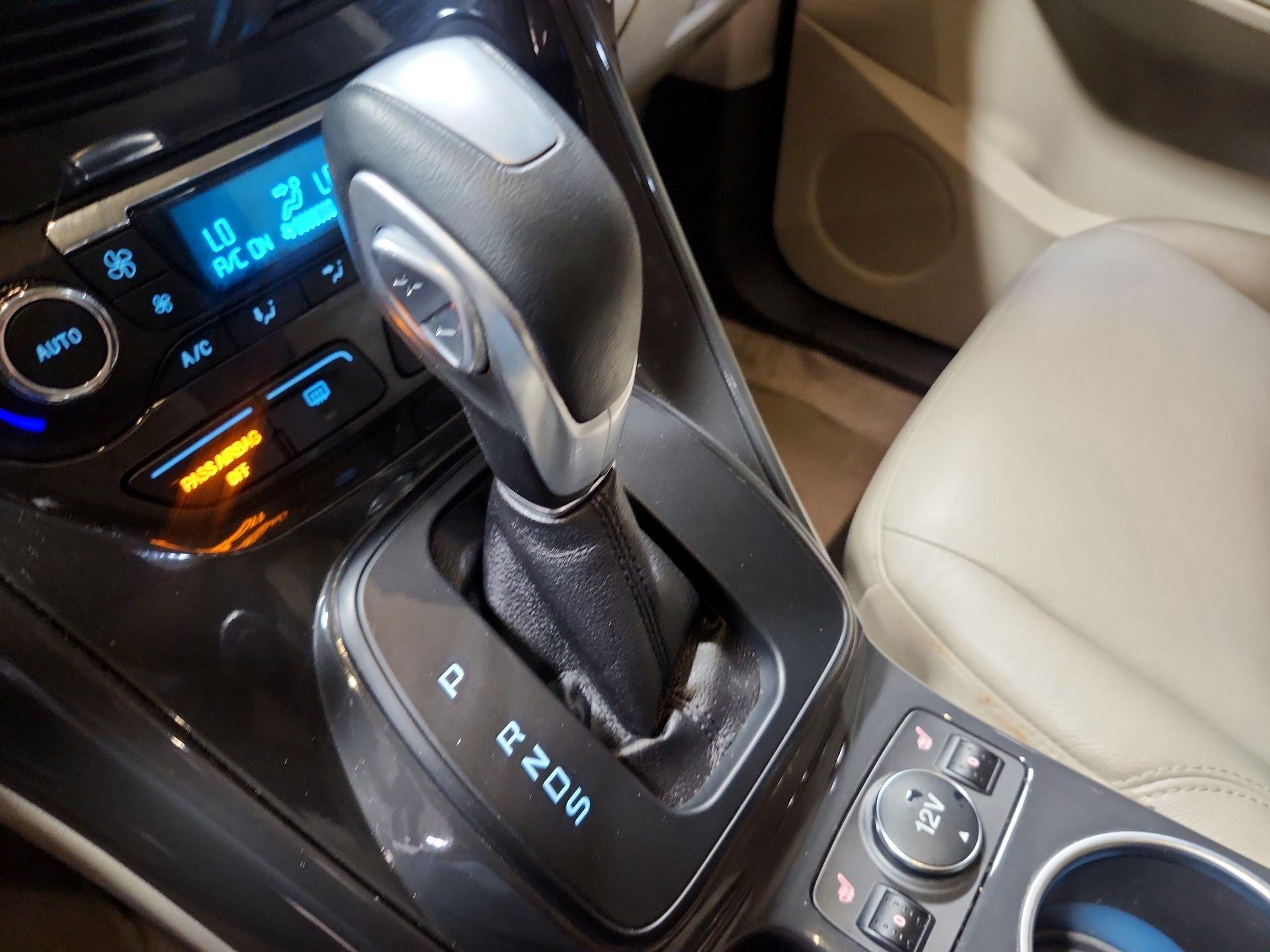 Thumbnail: 2015 Ford Escape - 15