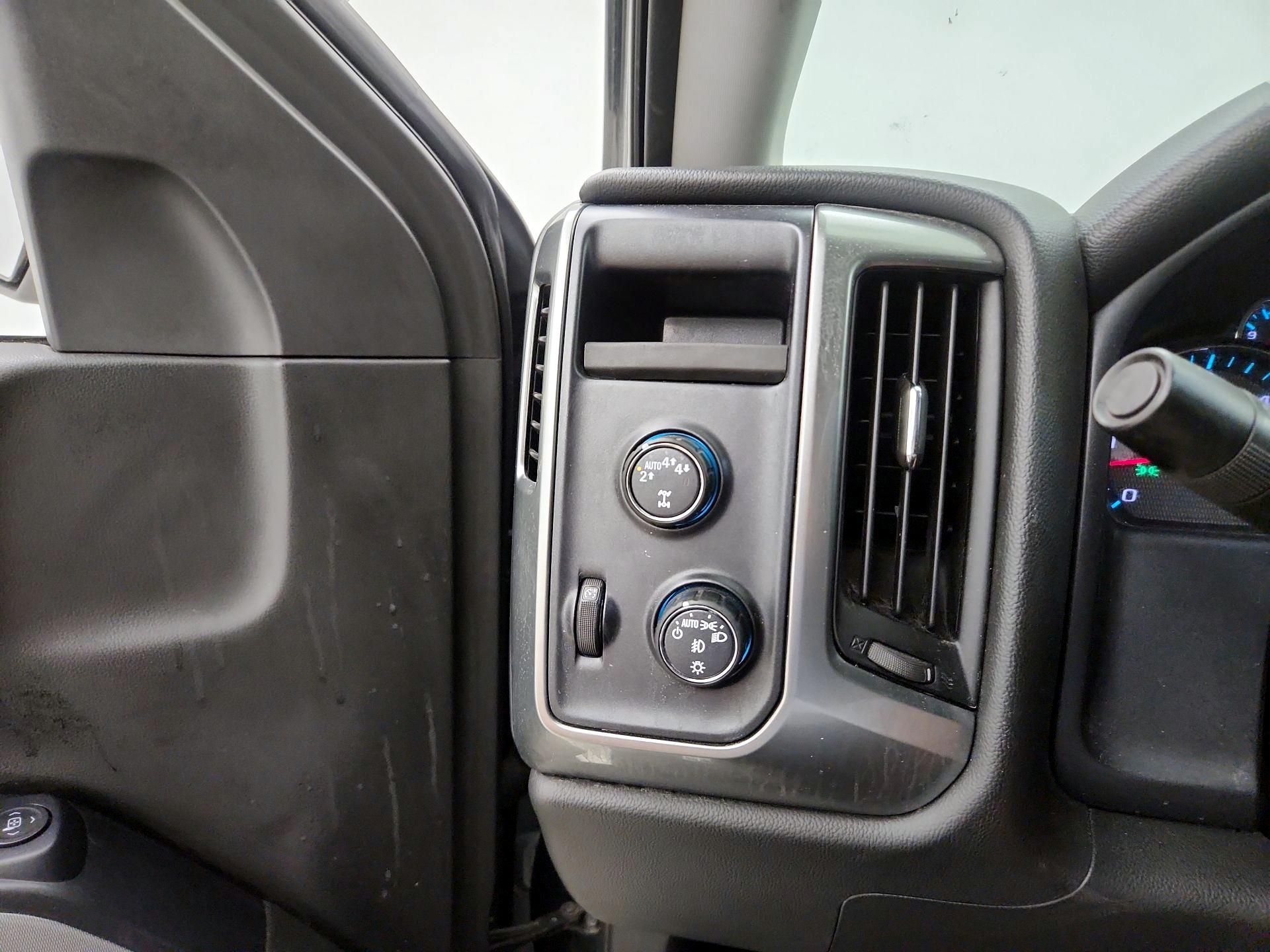 Thumbnail: 2017 Chevrolet Silverado 1500 - 13