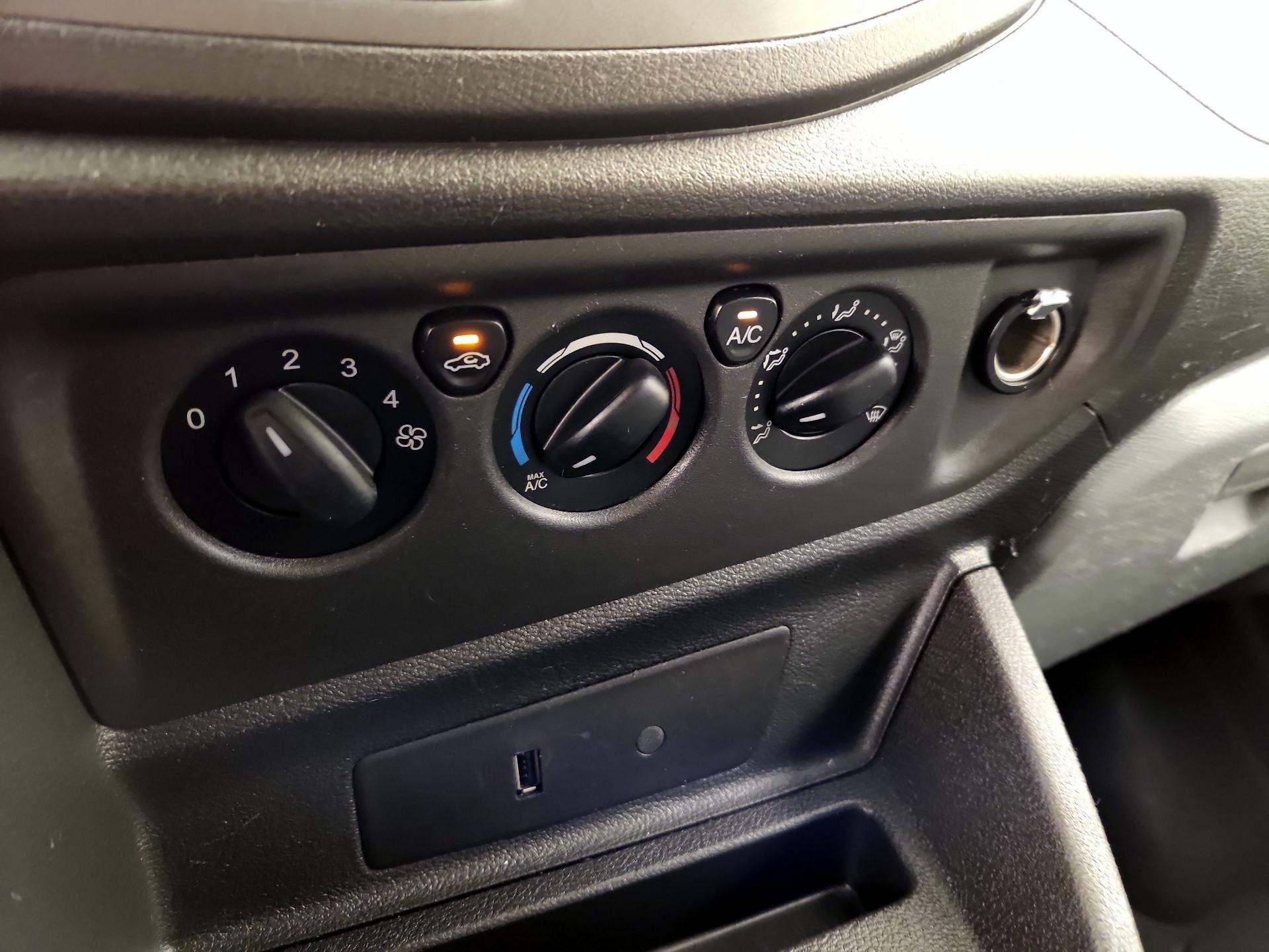 Thumbnail: 2019 Ford Transit Series - 16
