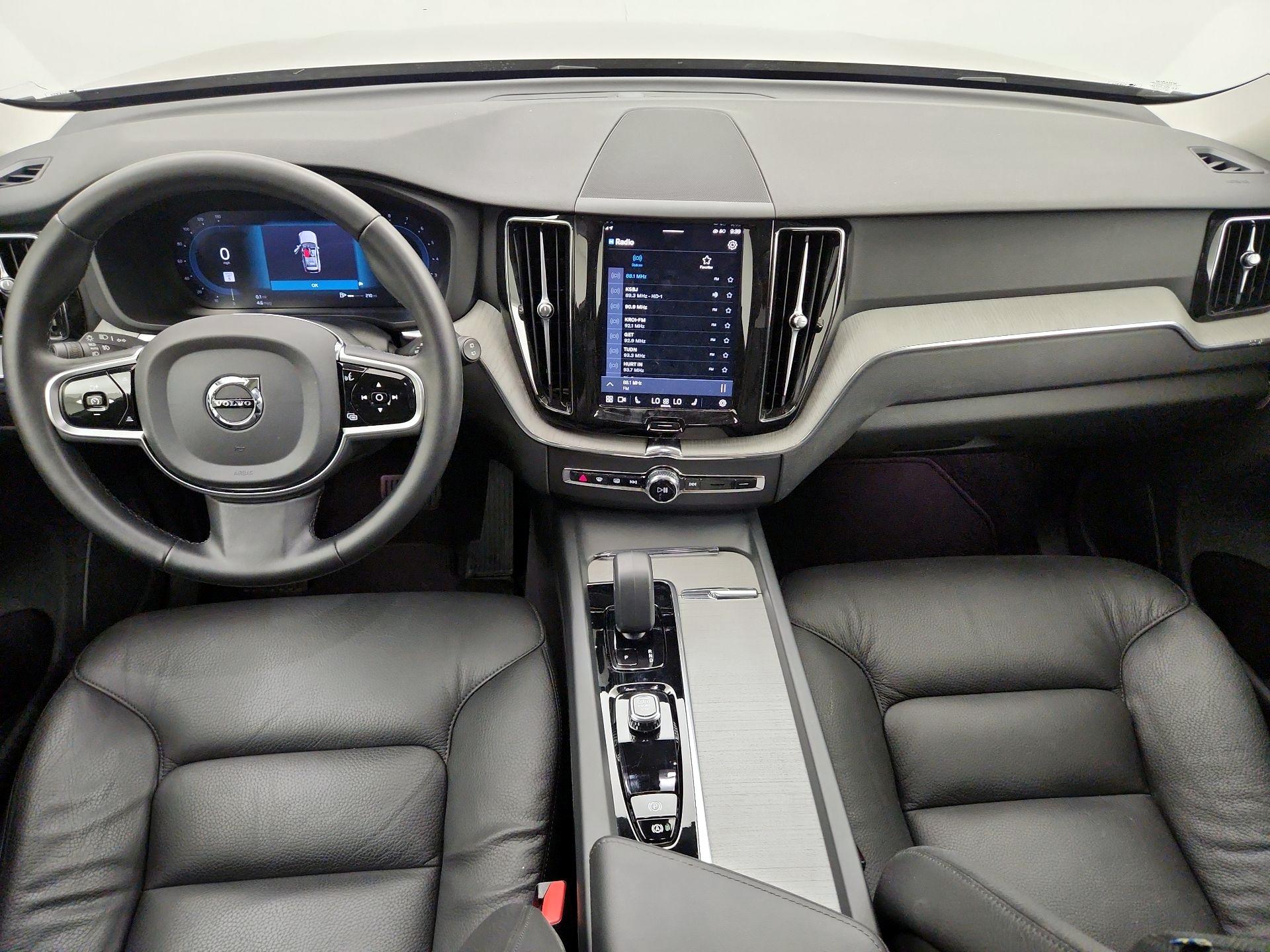 Thumbnail: 2025 Volvo XC60 - 9