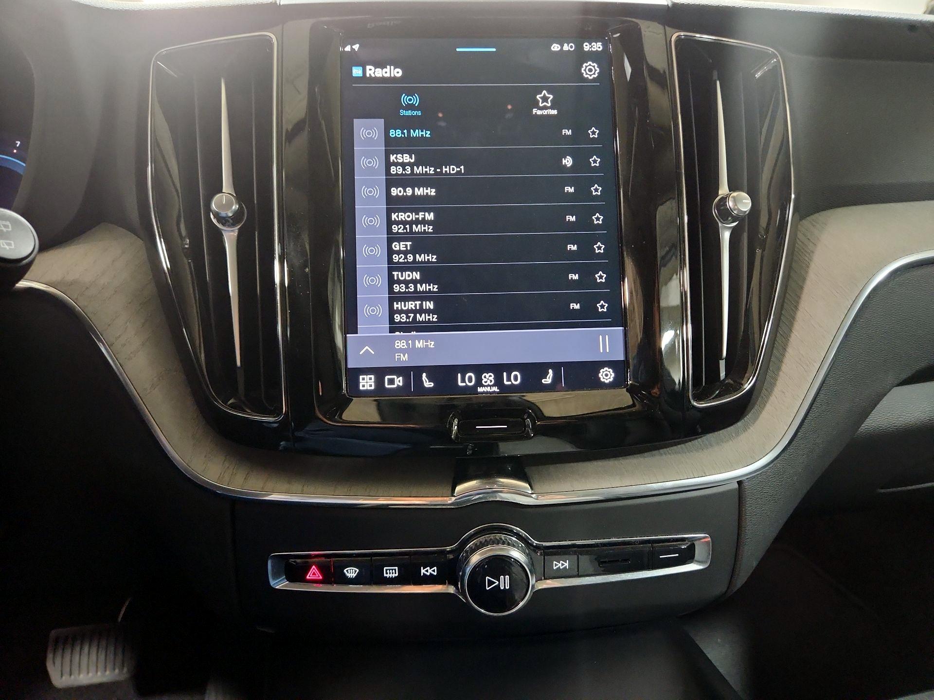 Thumbnail: 2025 Volvo XC60 - 13