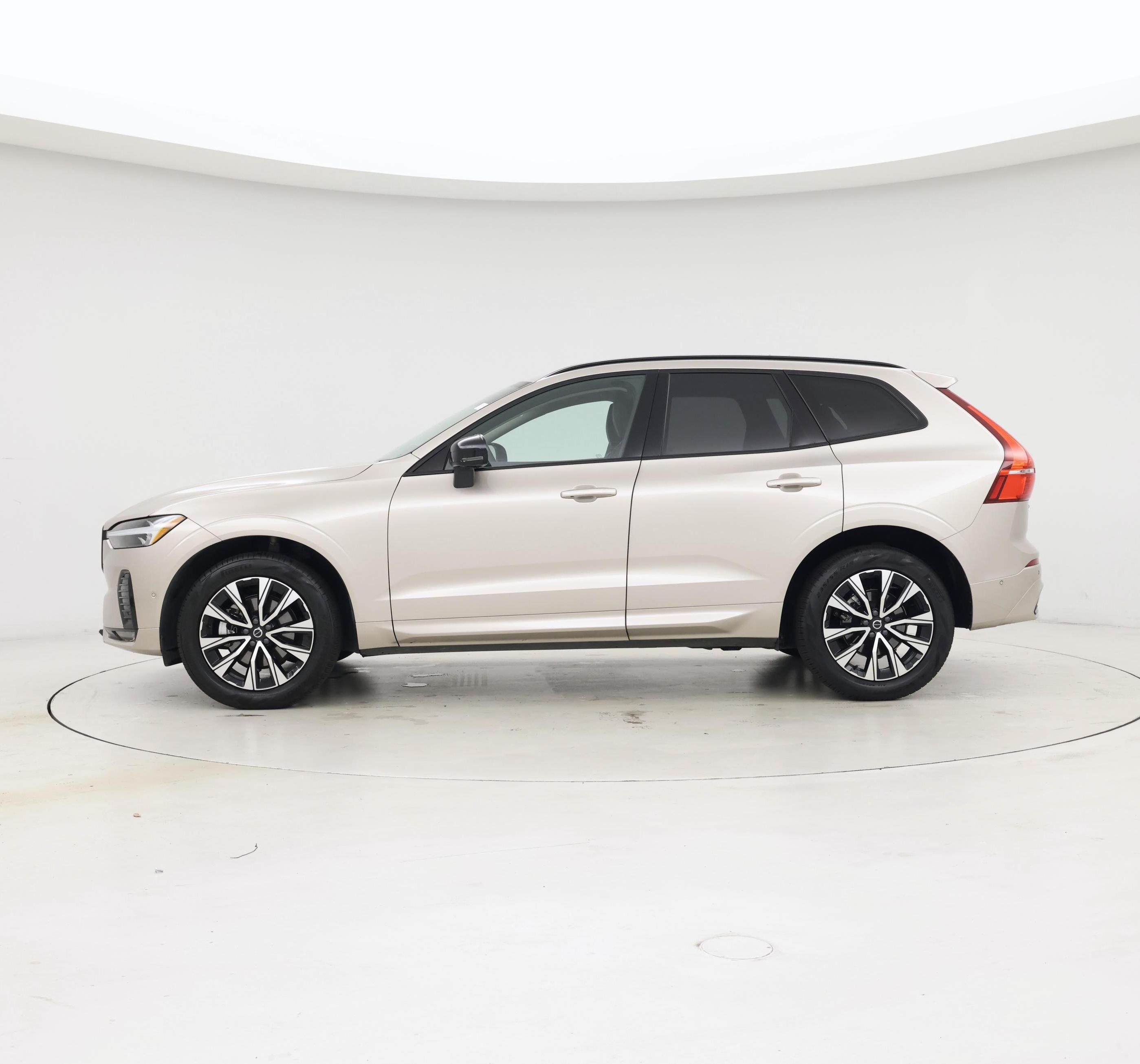 Thumbnail: 2025 Volvo XC60 - 3