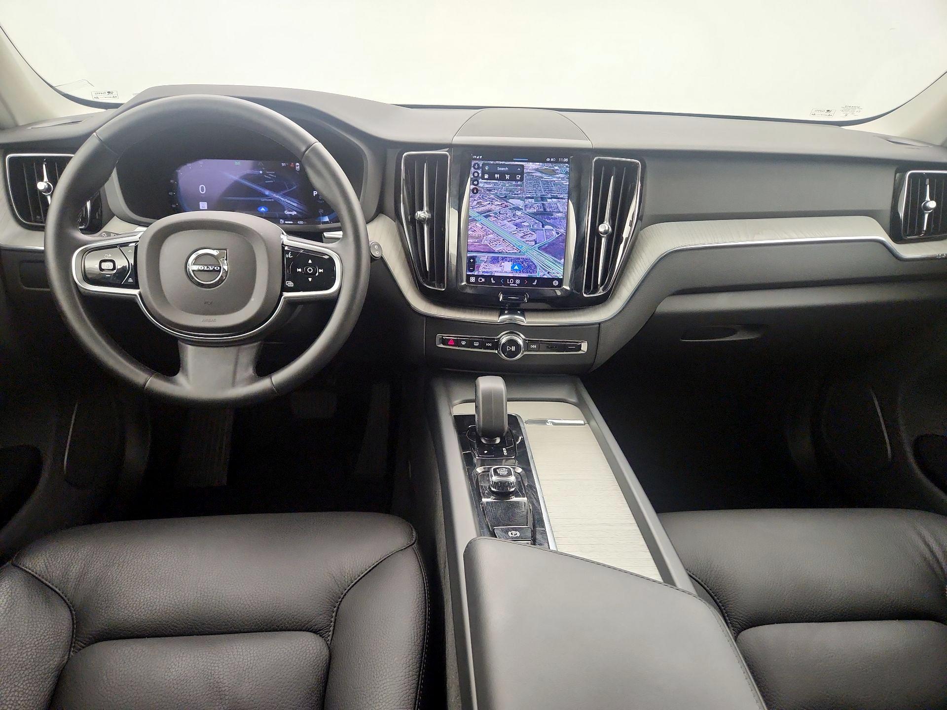 Thumbnail: 2025 Volvo XC60 - 9