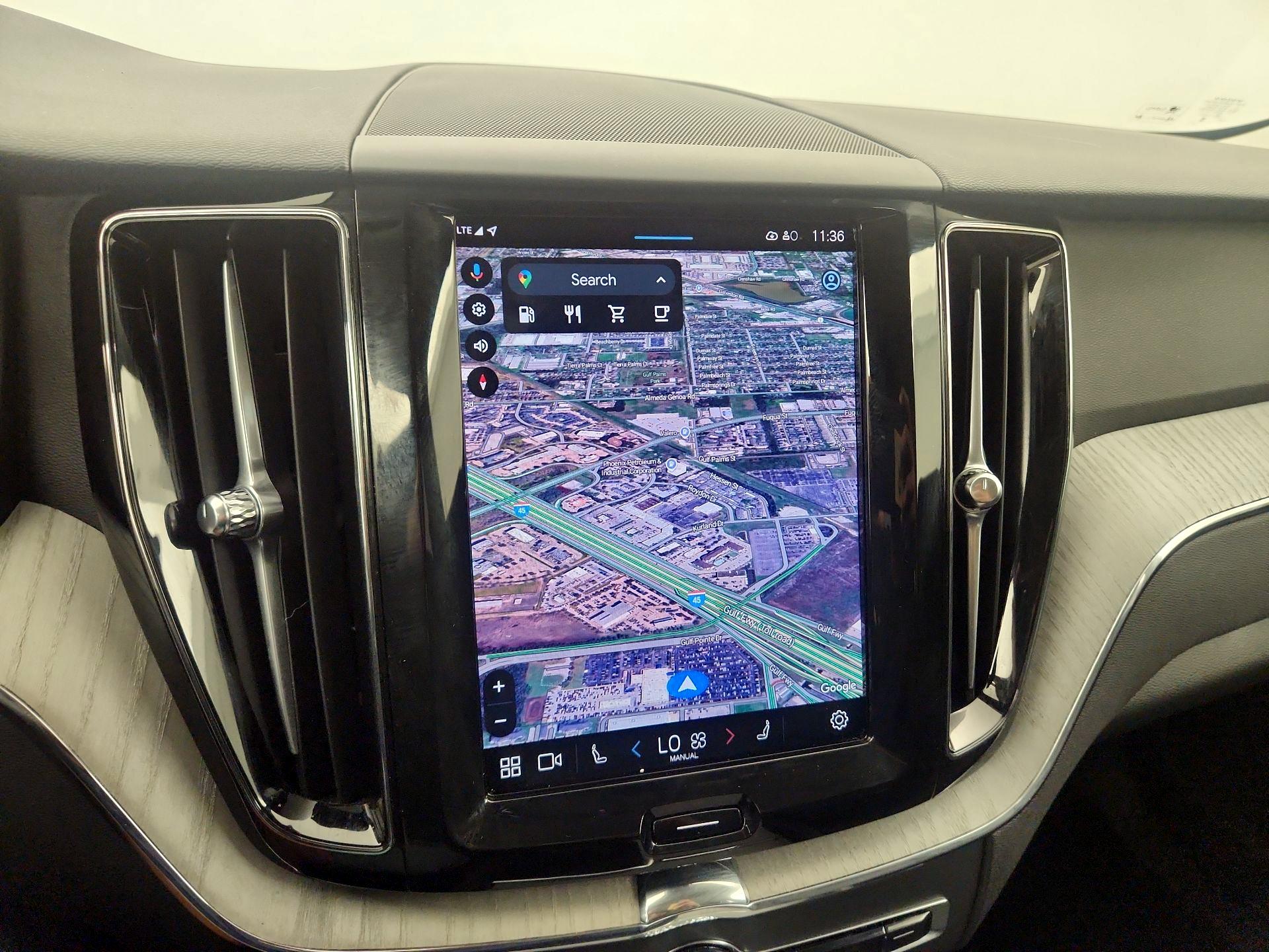 Thumbnail: 2025 Volvo XC60 - 14
