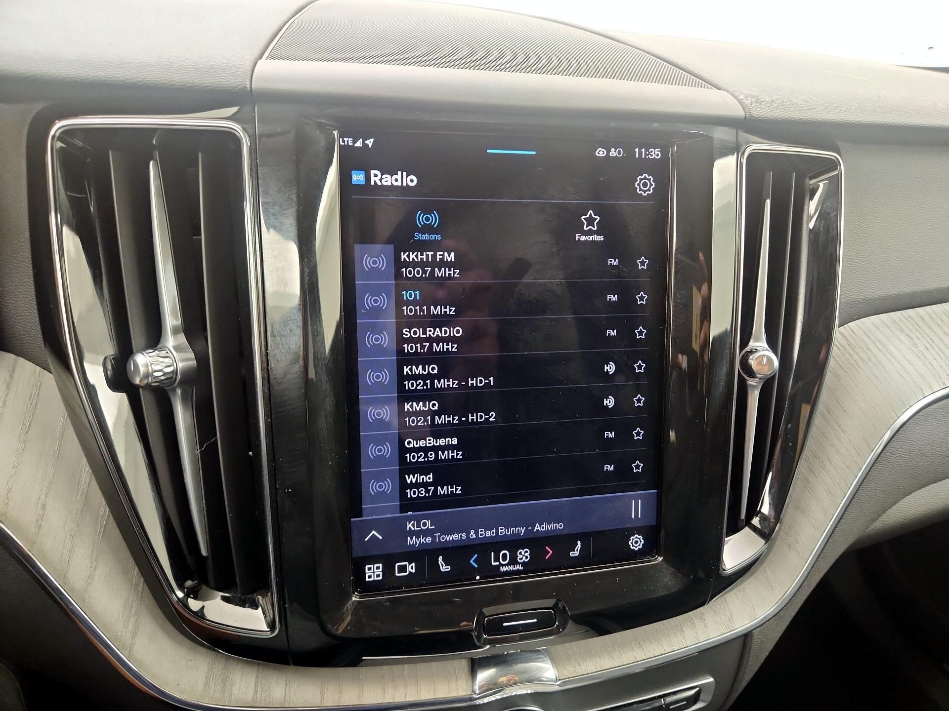 Thumbnail: 2025 Volvo XC60 - 16